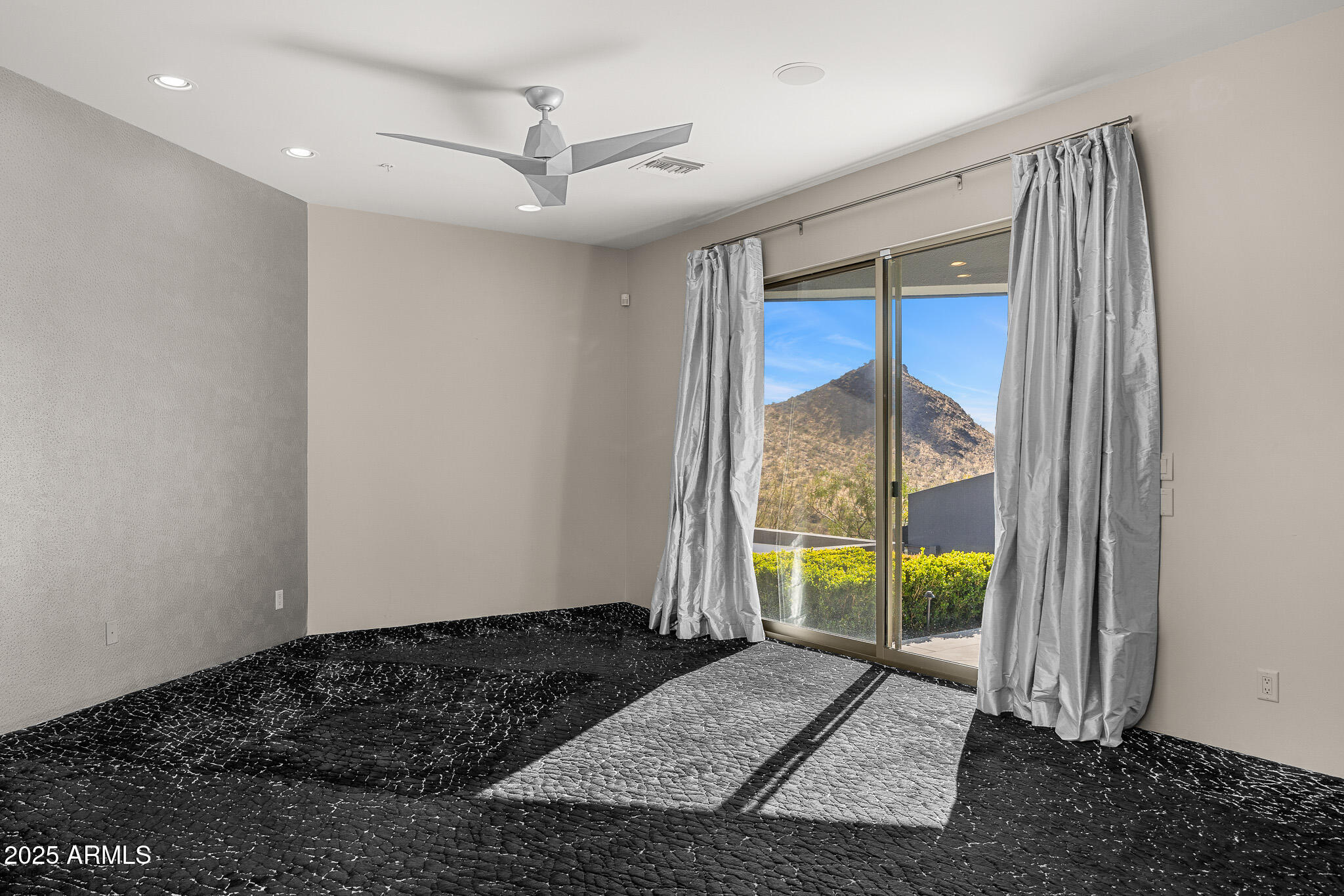 10324 E CALLE DE LAS BRISAS --