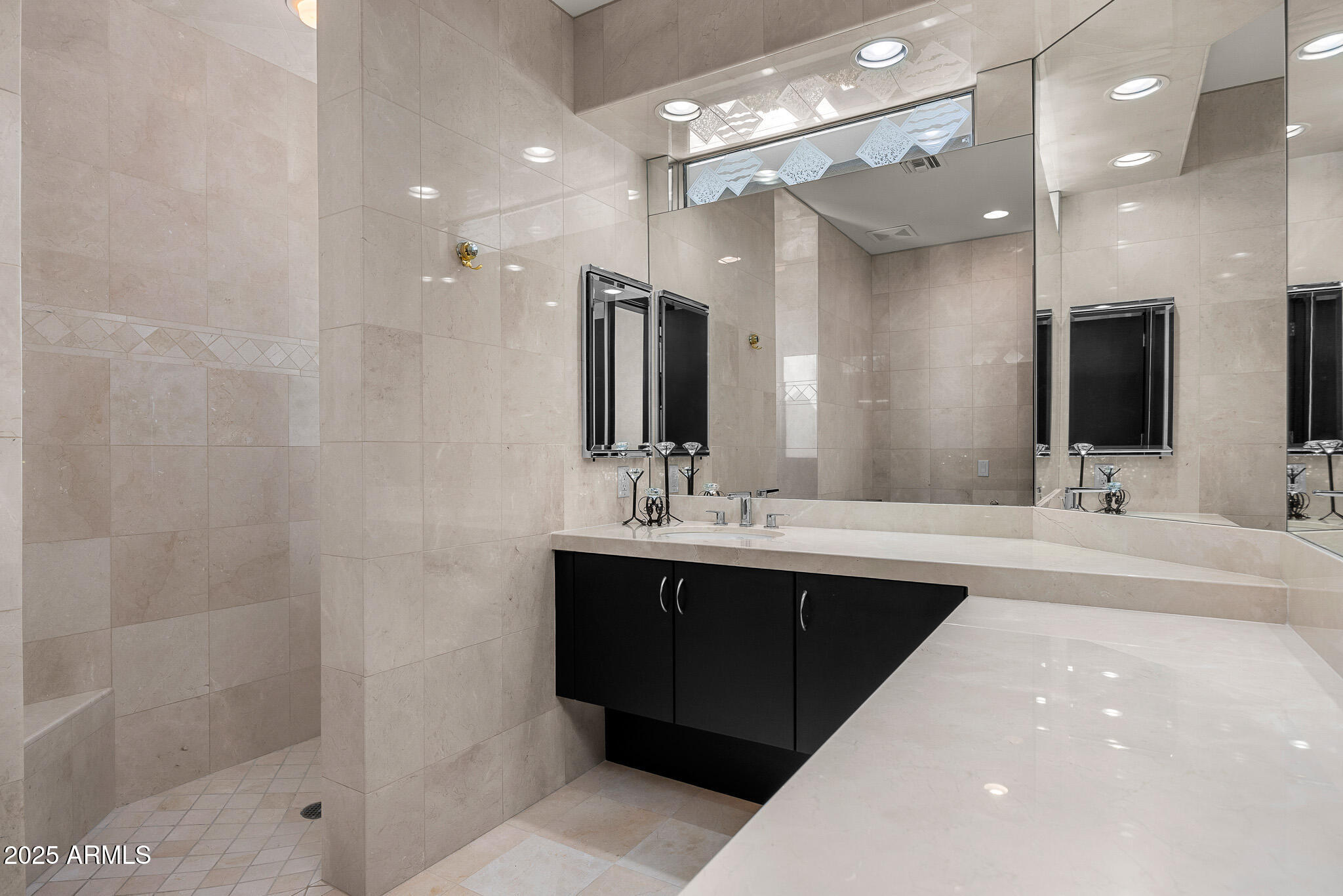 10324 E CALLE DE LAS BRISAS --