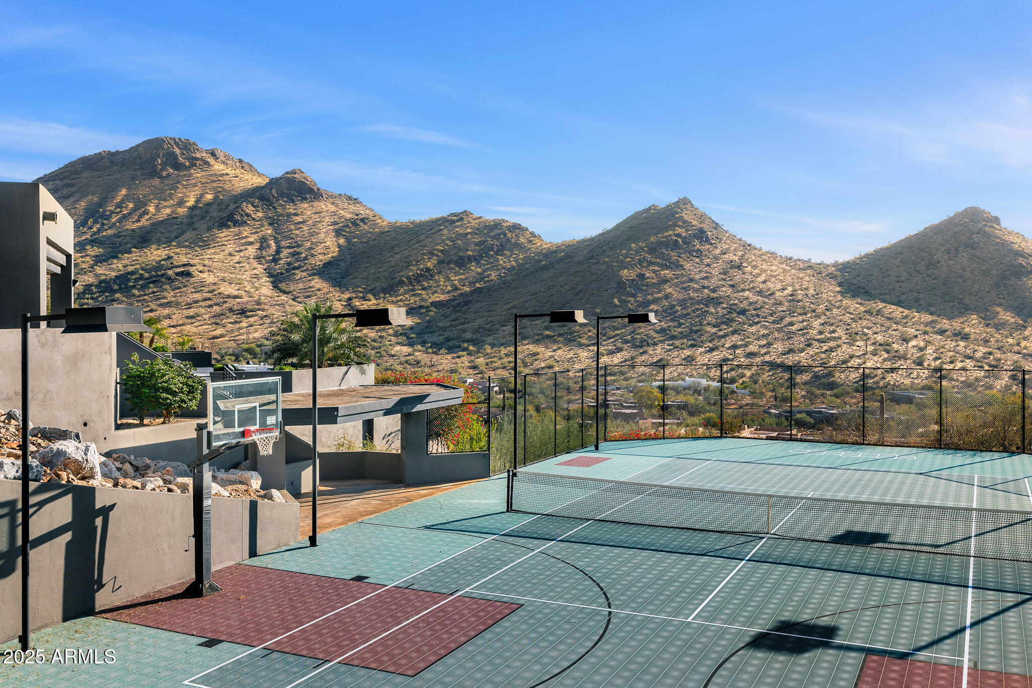 10324 E CALLE DE LAS BRISAS --