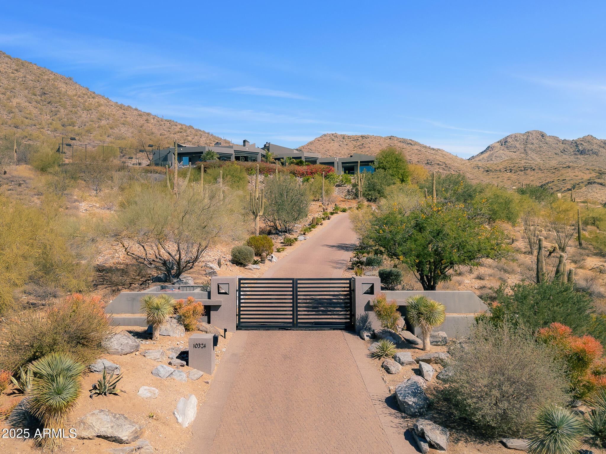 10324 E CALLE DE LAS BRISAS --