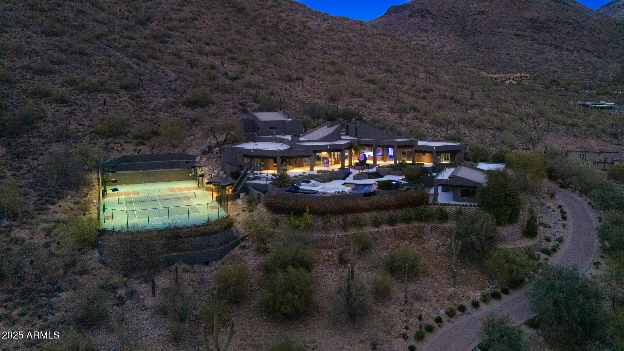 10324 E CALLE DE LAS BRISAS --
