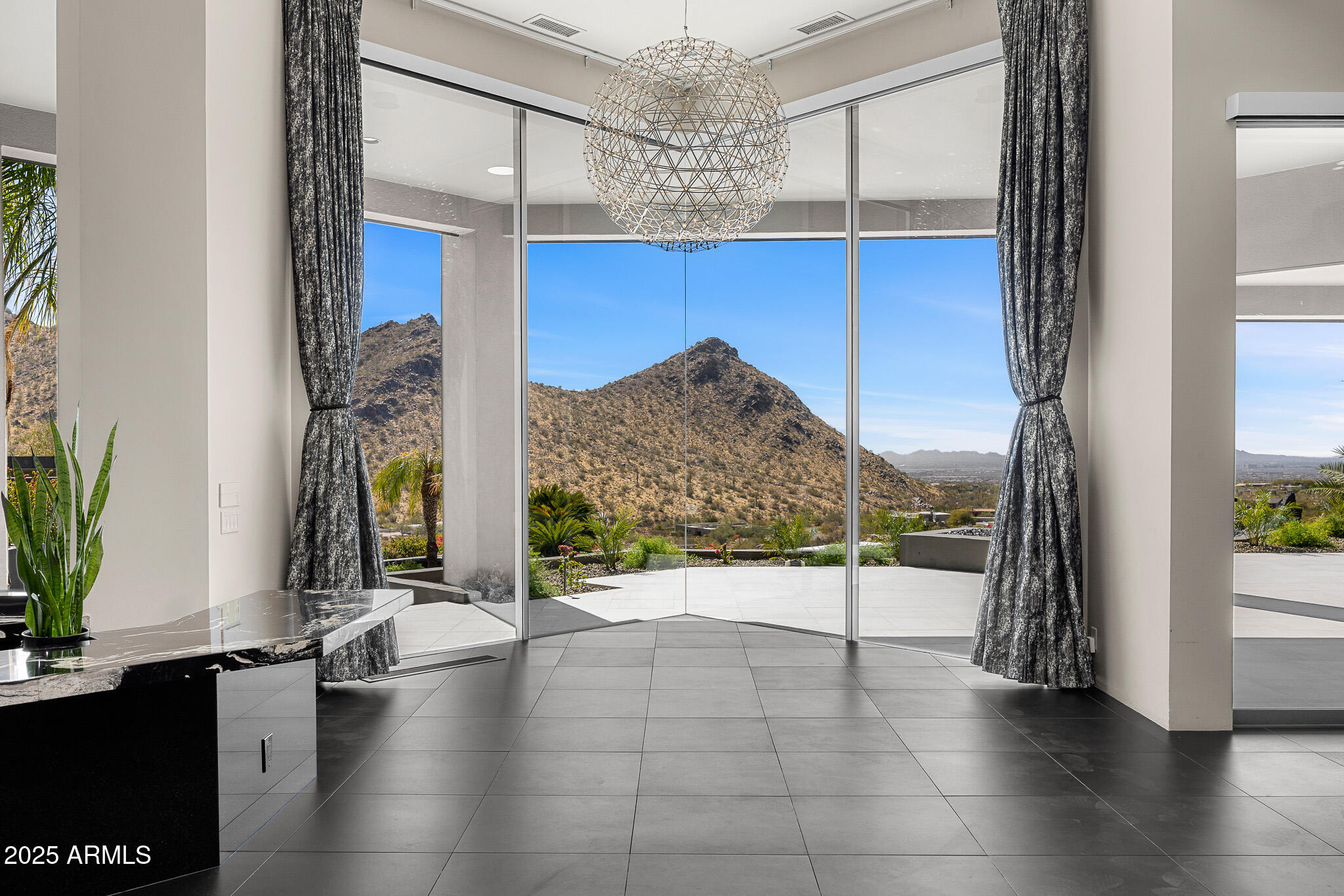 10324 E CALLE DE LAS BRISAS --