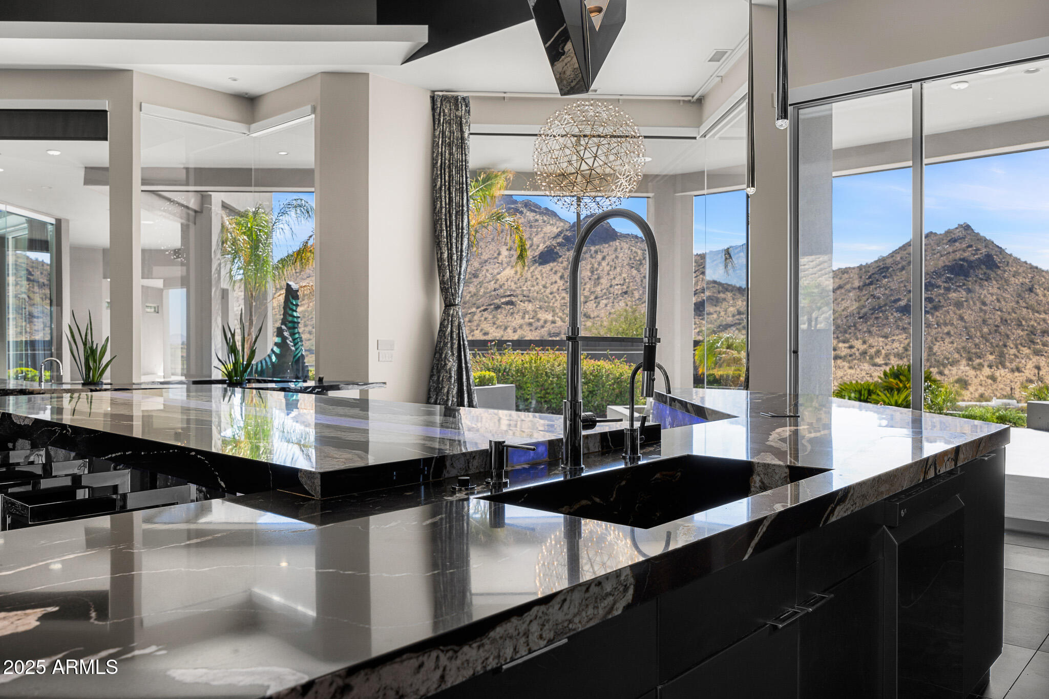 10324 E CALLE DE LAS BRISAS --
