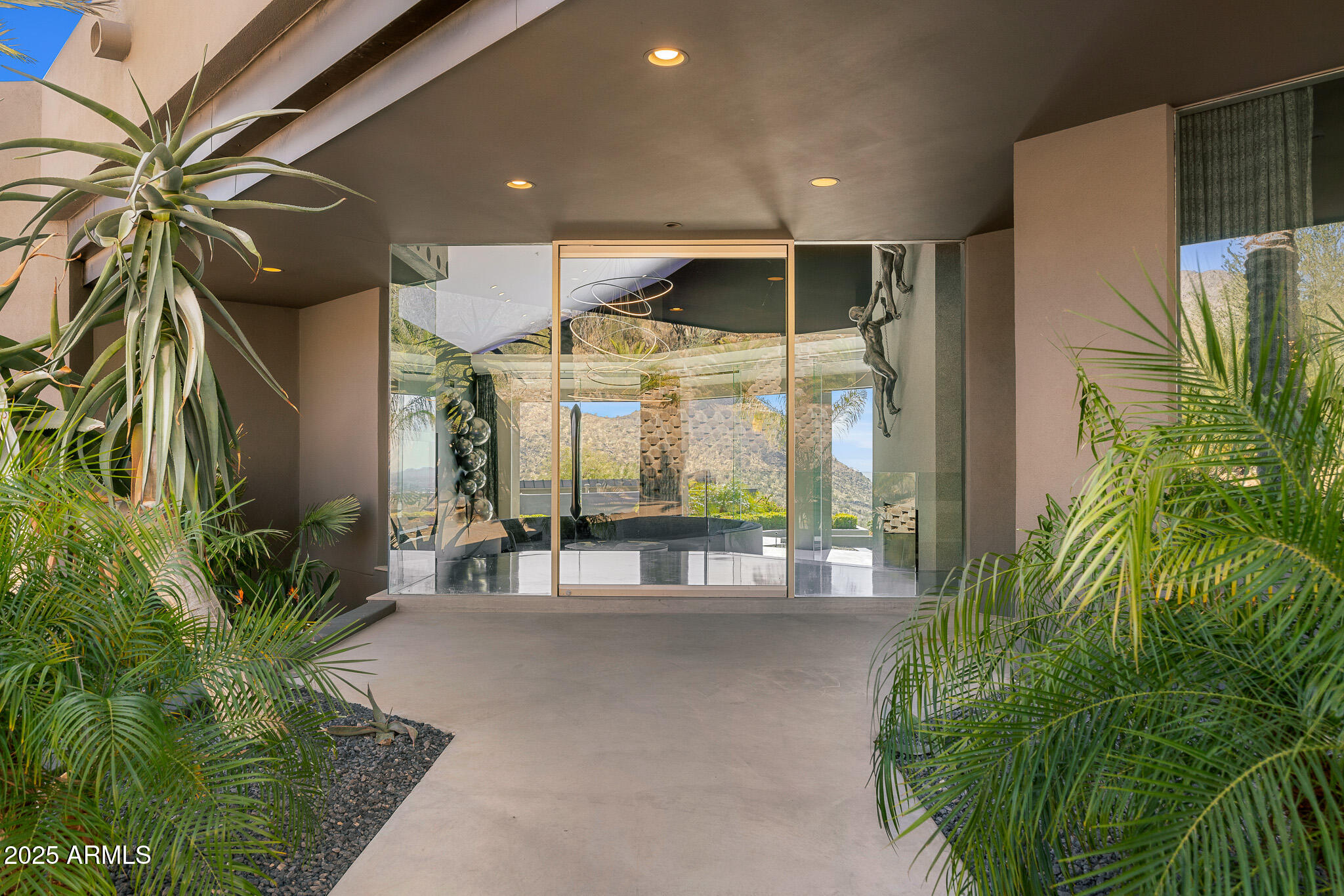 10324 E CALLE DE LAS BRISAS --