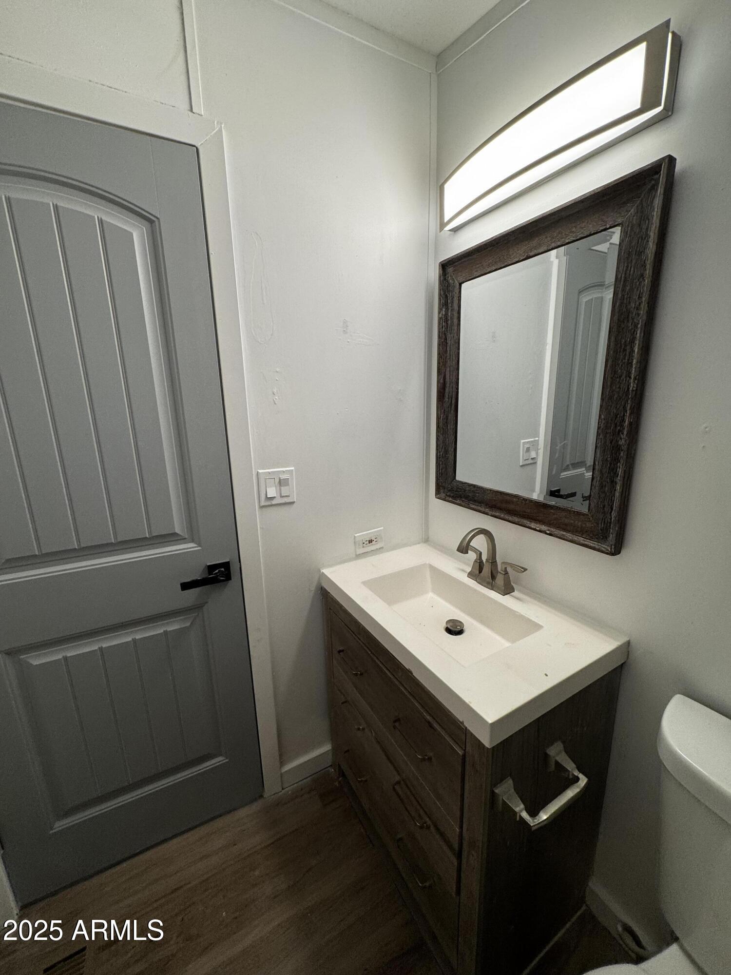 2034 E CHARLESTON Avenue