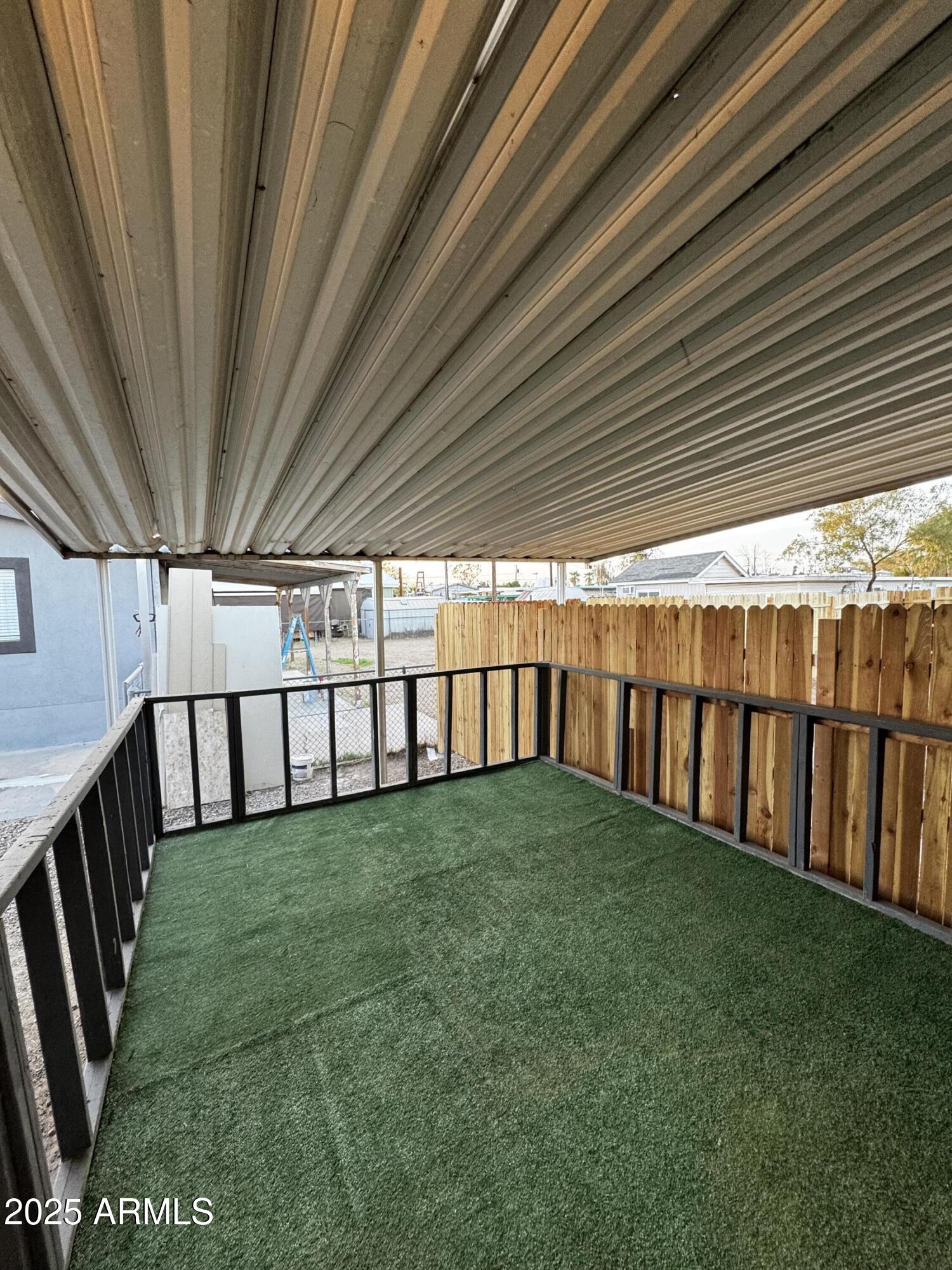 2034 E CHARLESTON Avenue