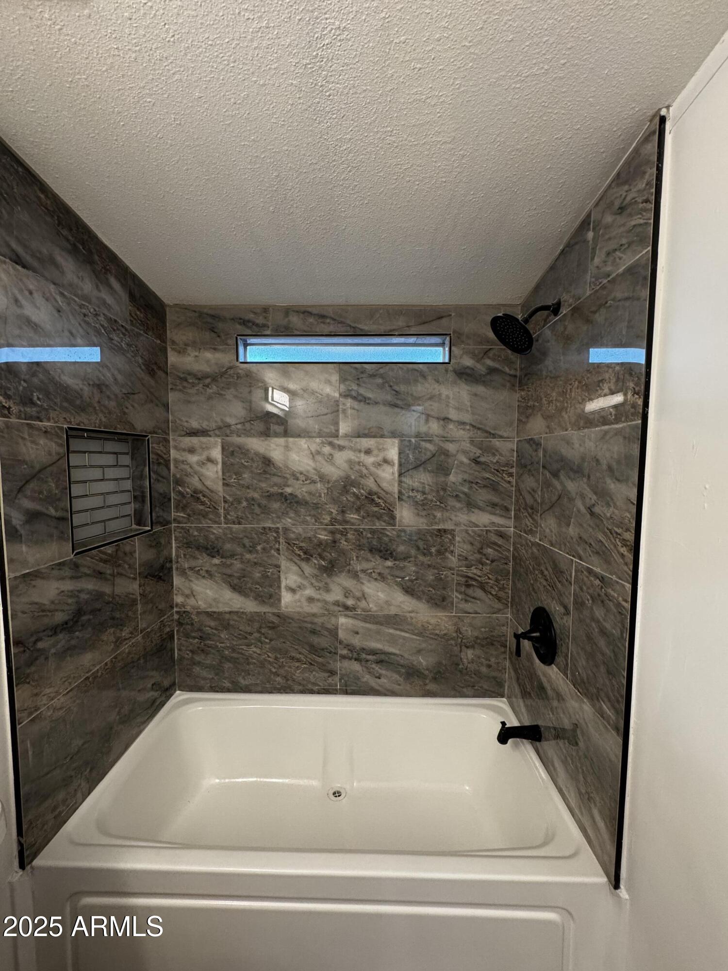 2034 E CHARLESTON Avenue