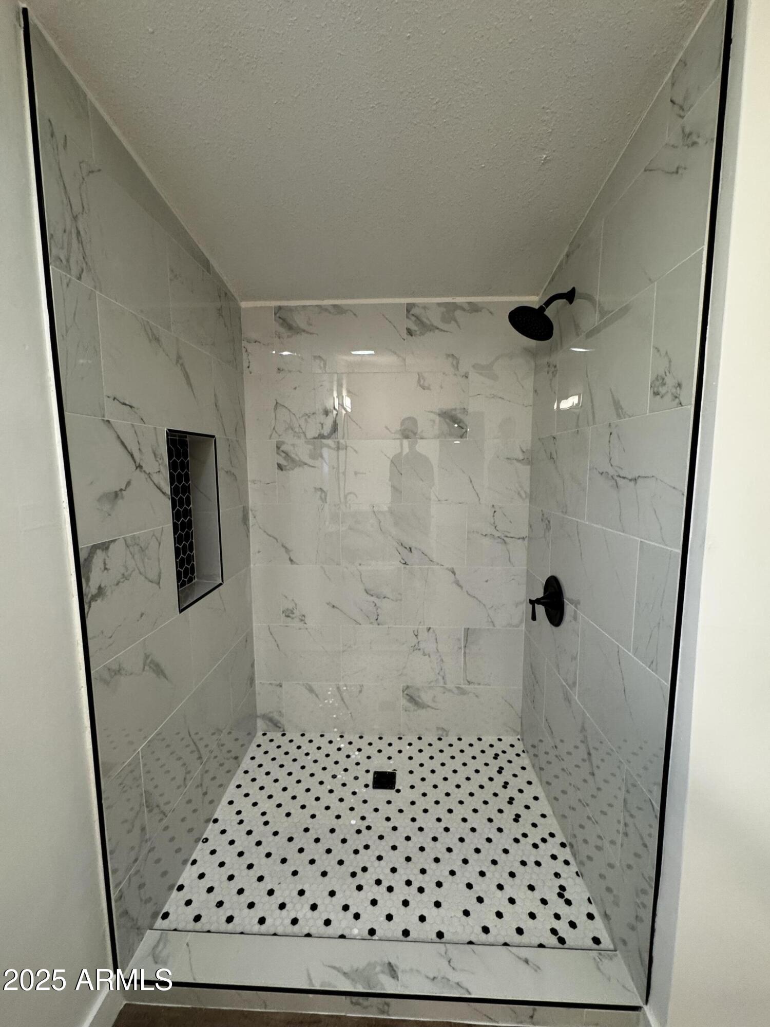 2034 E CHARLESTON Avenue