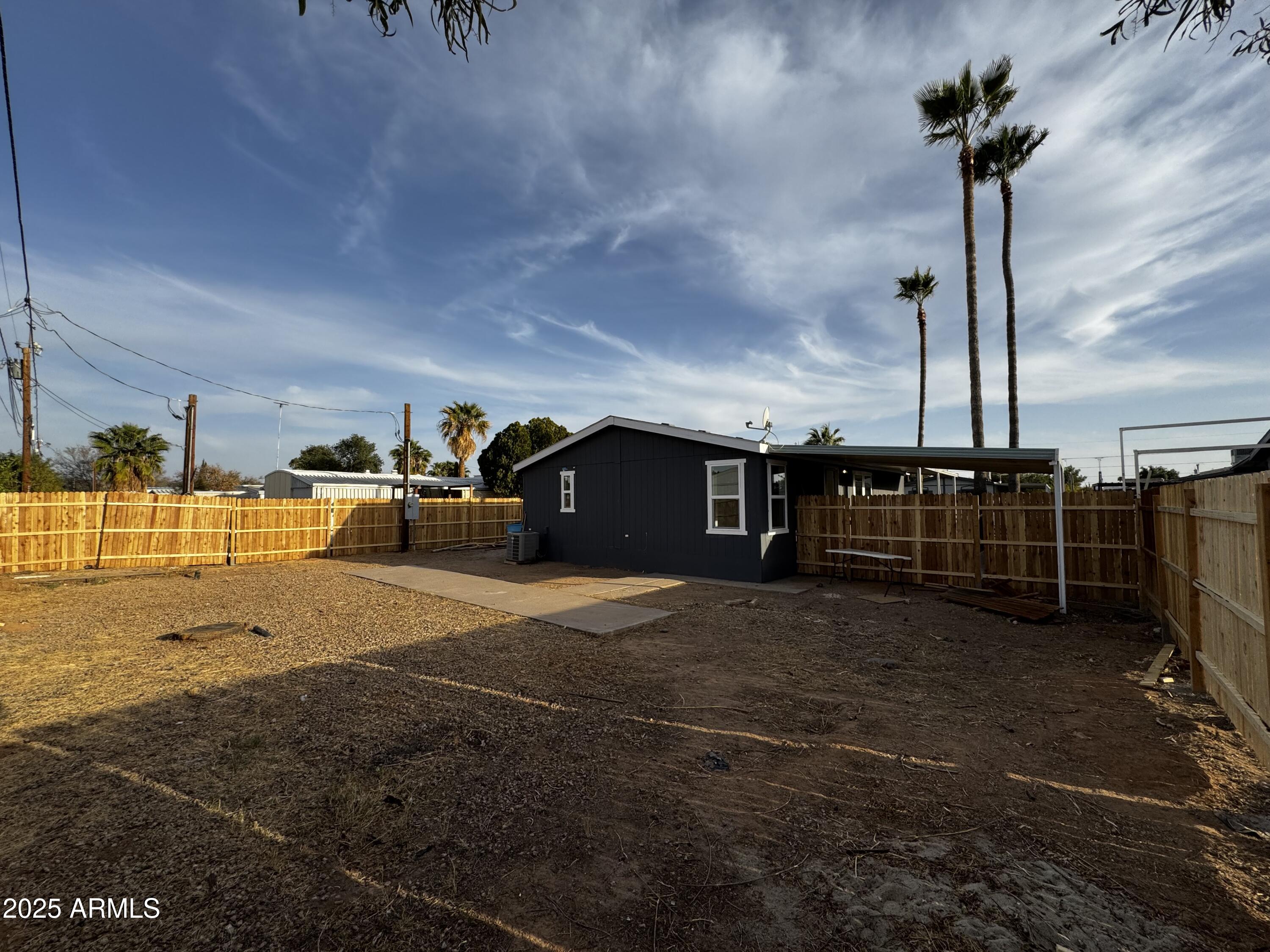 2034 E CHARLESTON Avenue