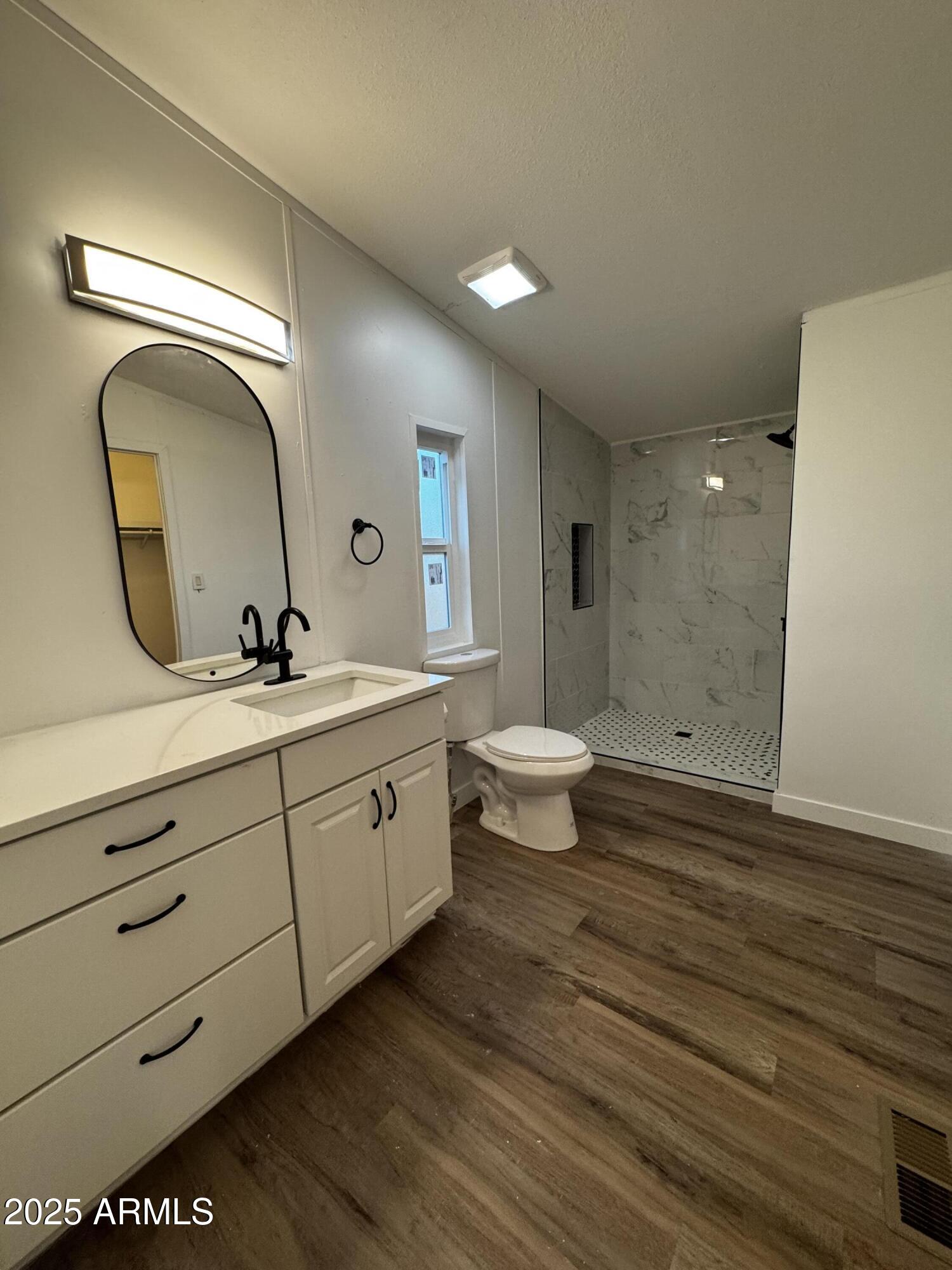 2034 E CHARLESTON Avenue