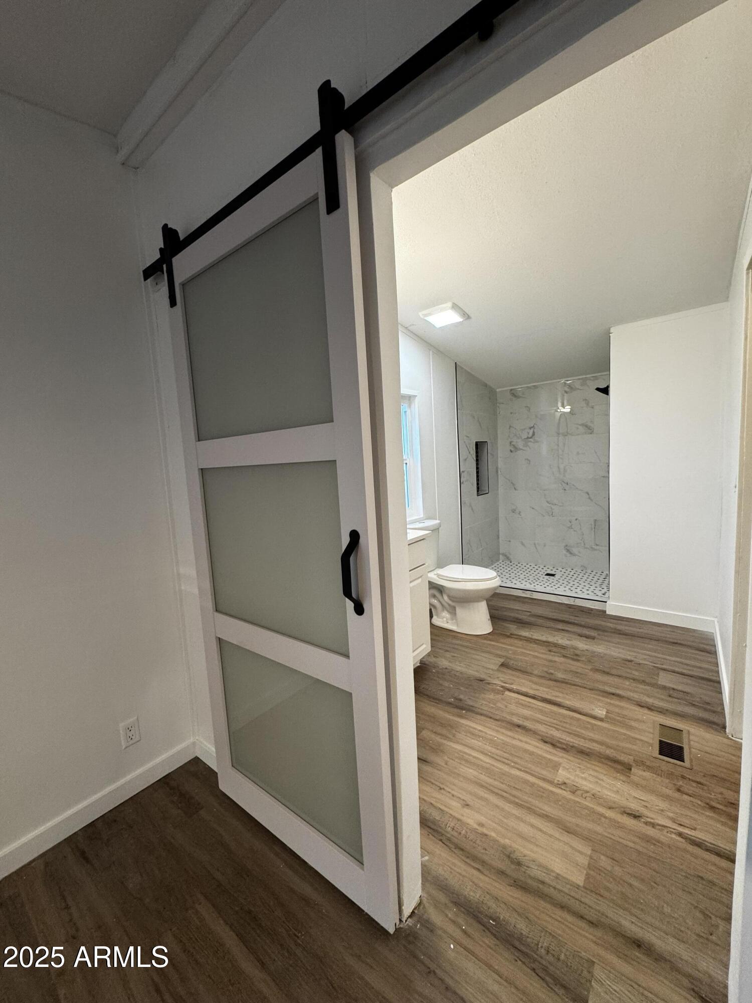 2034 E CHARLESTON Avenue