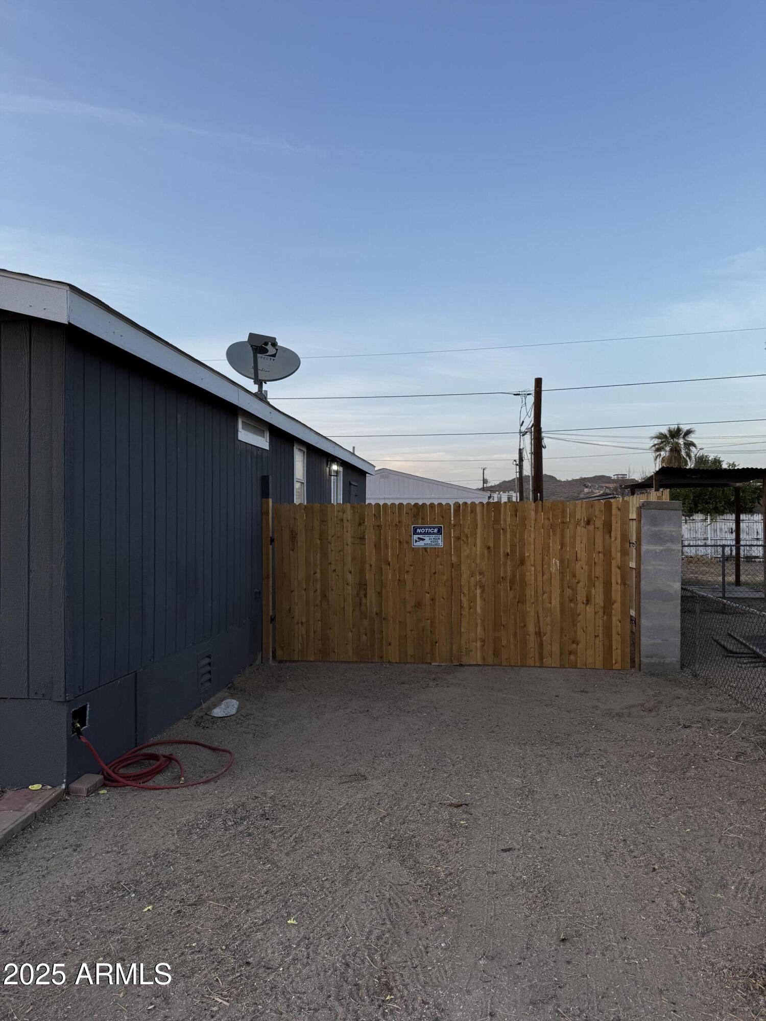 2034 E CHARLESTON Avenue