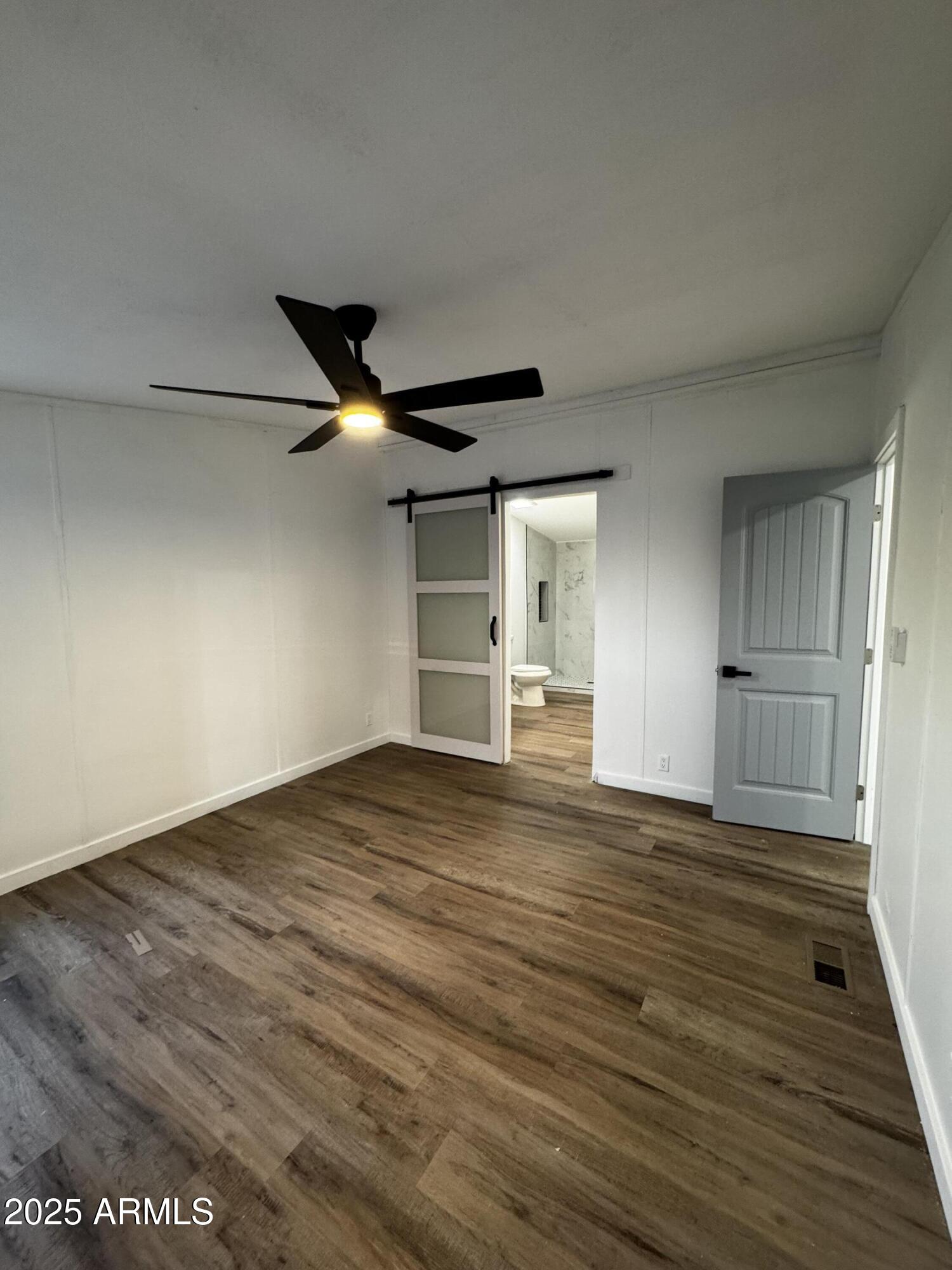 2034 E CHARLESTON Avenue