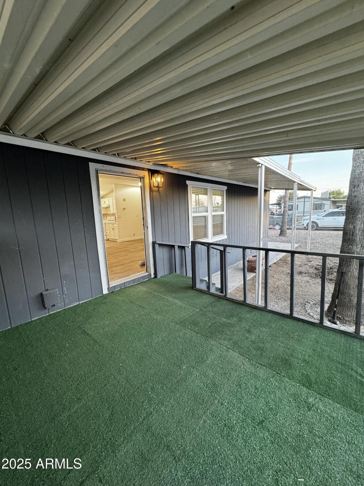 2034 E CHARLESTON Avenue