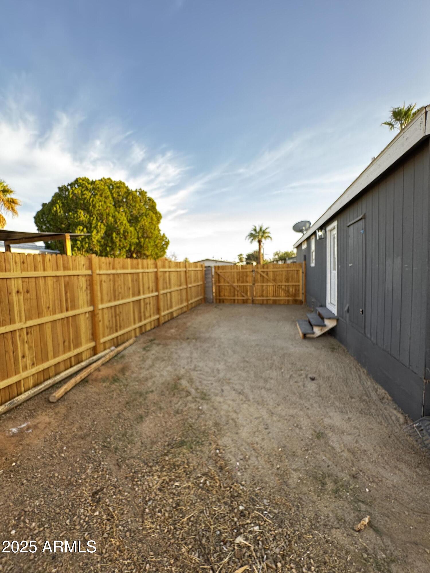 2034 E CHARLESTON Avenue