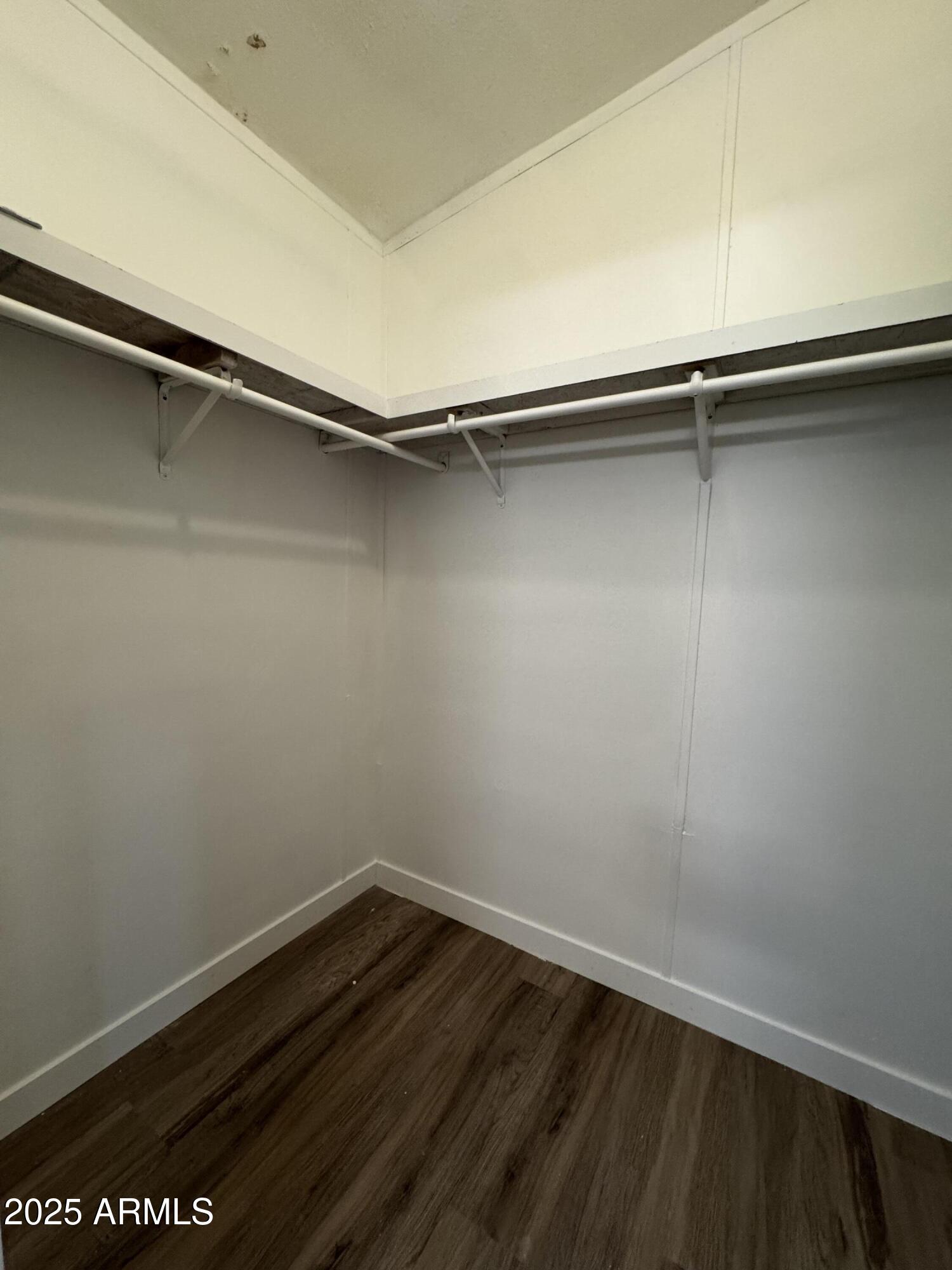 2034 E CHARLESTON Avenue