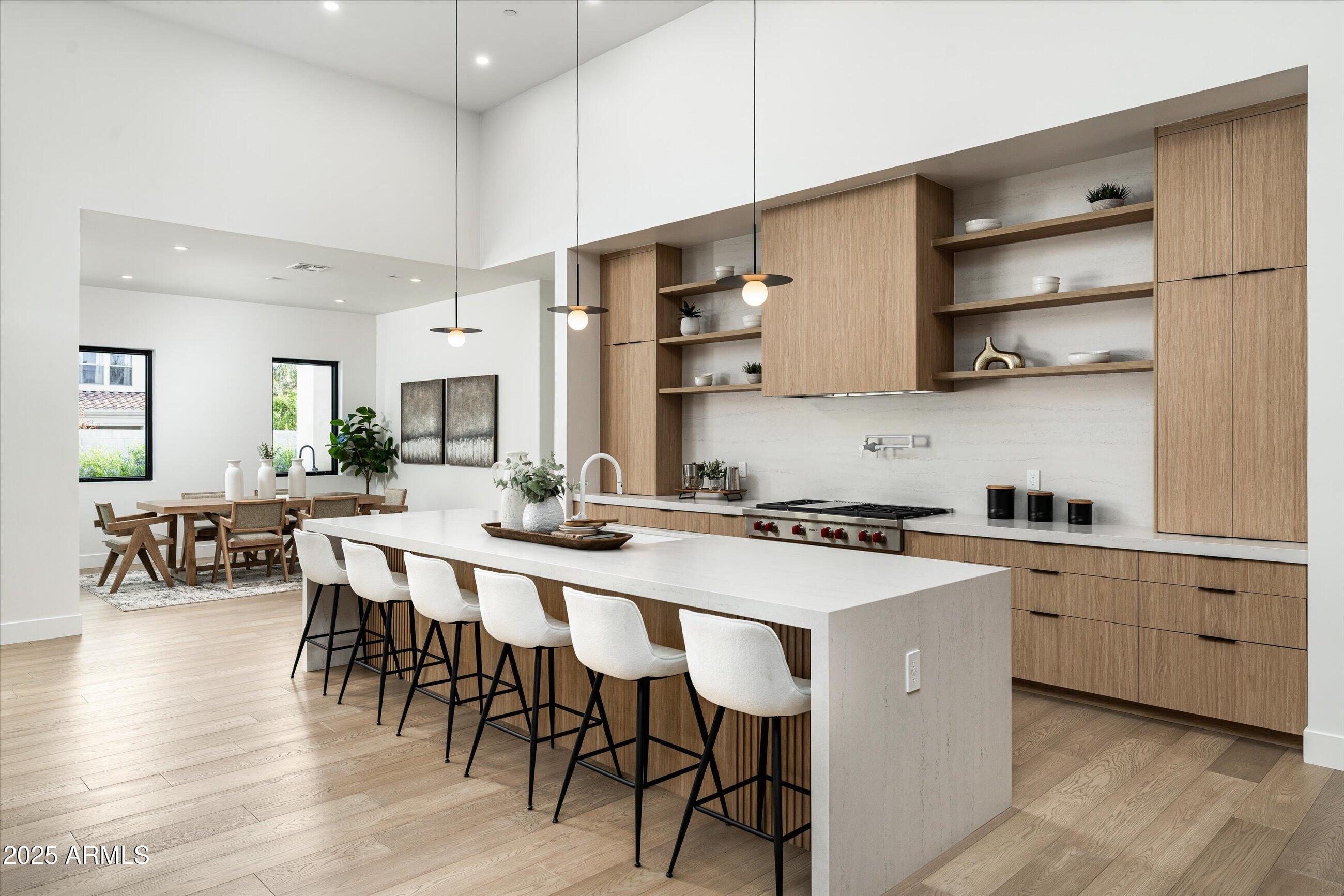 109 E HAYWARD Avenue