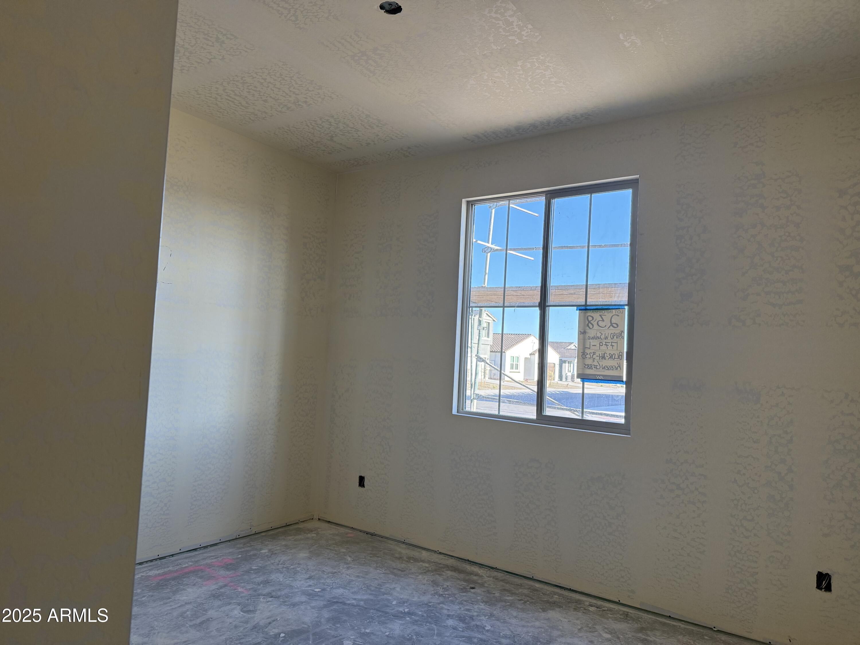 24090 W SUNLAND Avenue