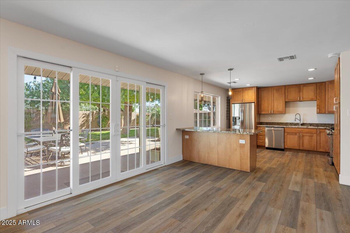 7254 E VERNON Avenue