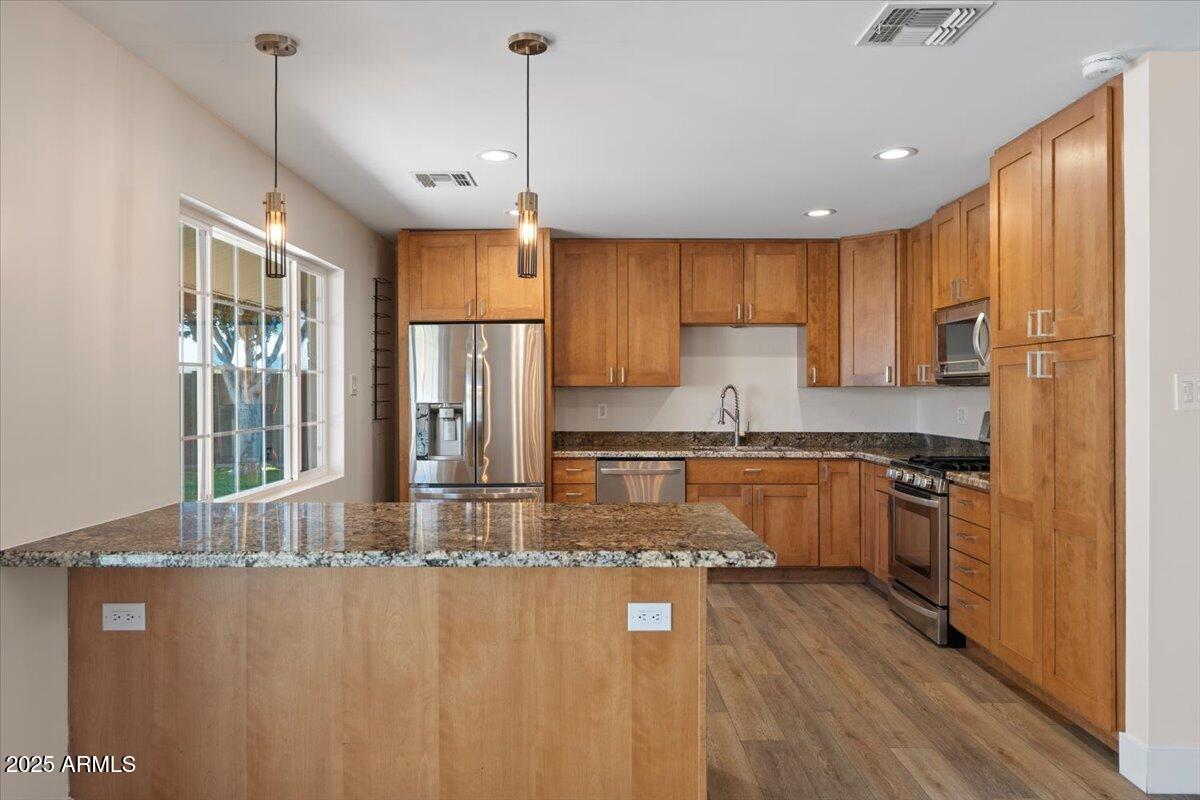 7254 E VERNON Avenue