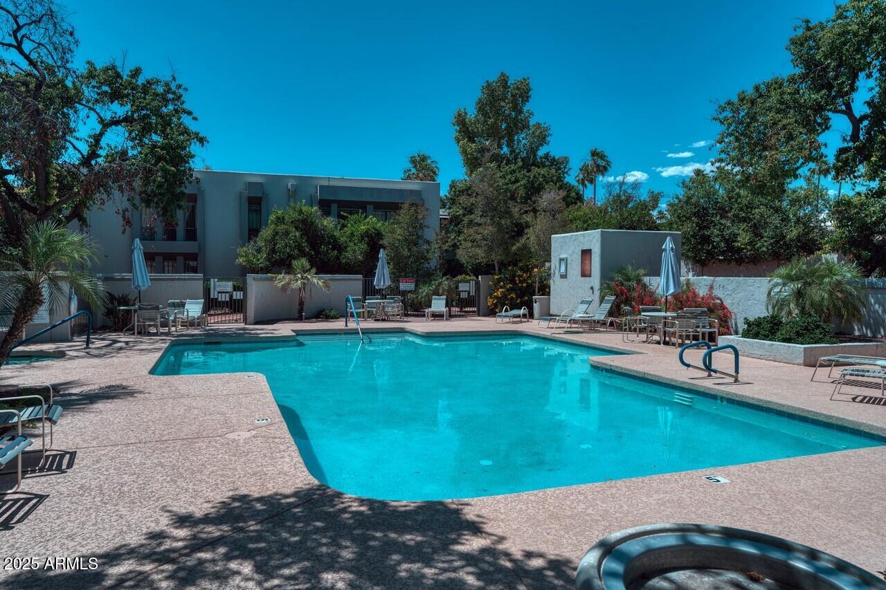 5221 N 24TH Street # 102