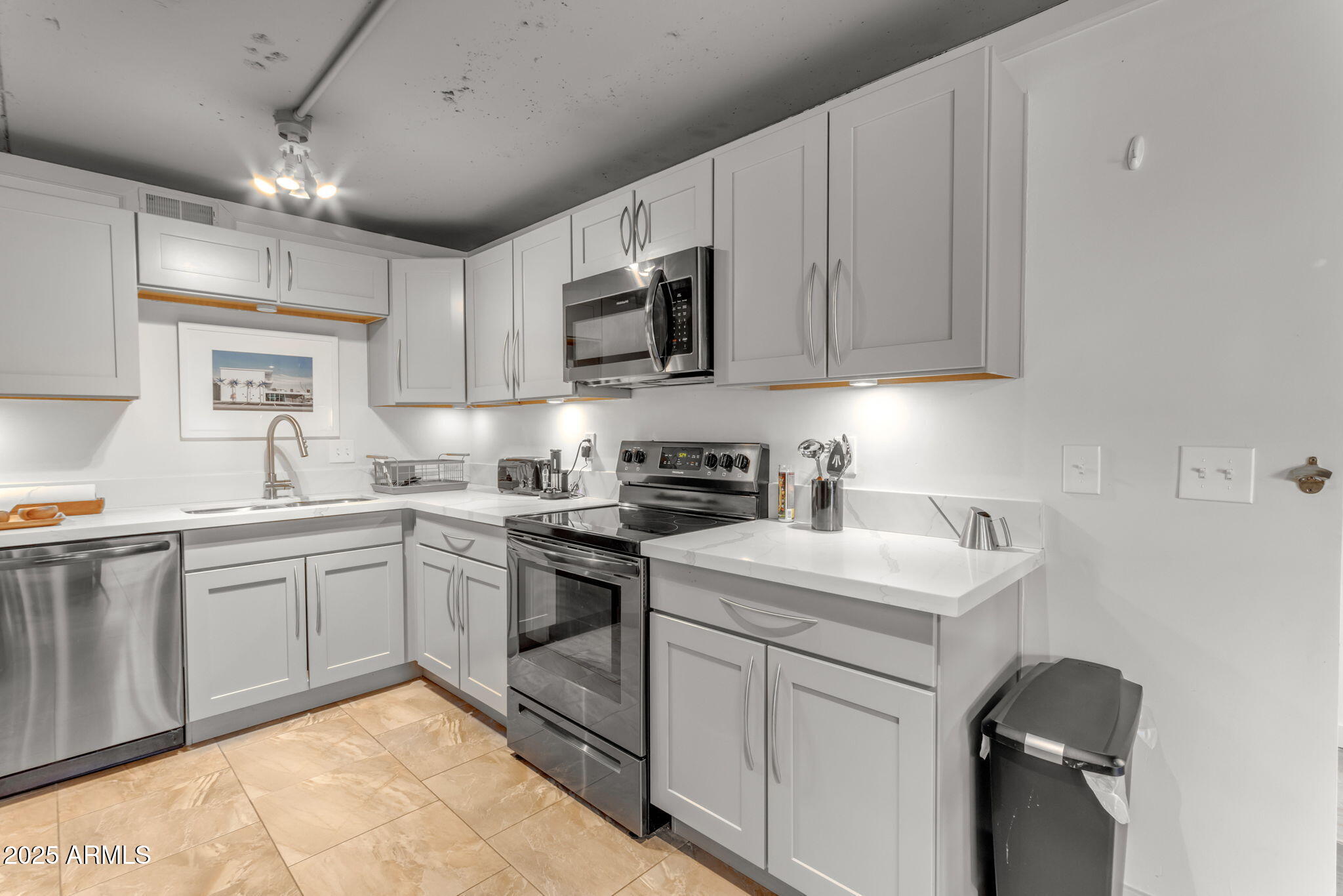 2121 E BETHANY HOME(GUEST HOUSE ONLY) Road