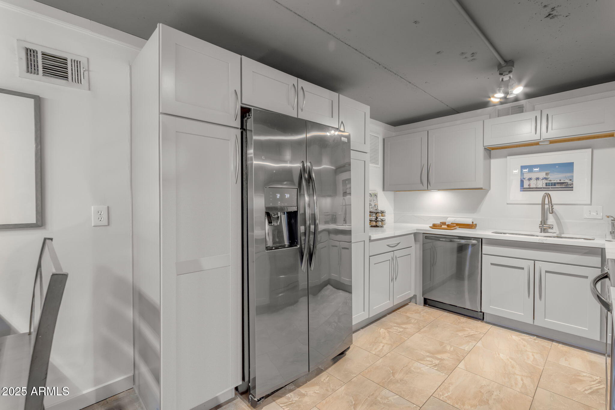 2121 E BETHANY HOME(GUEST HOUSE ONLY) Road