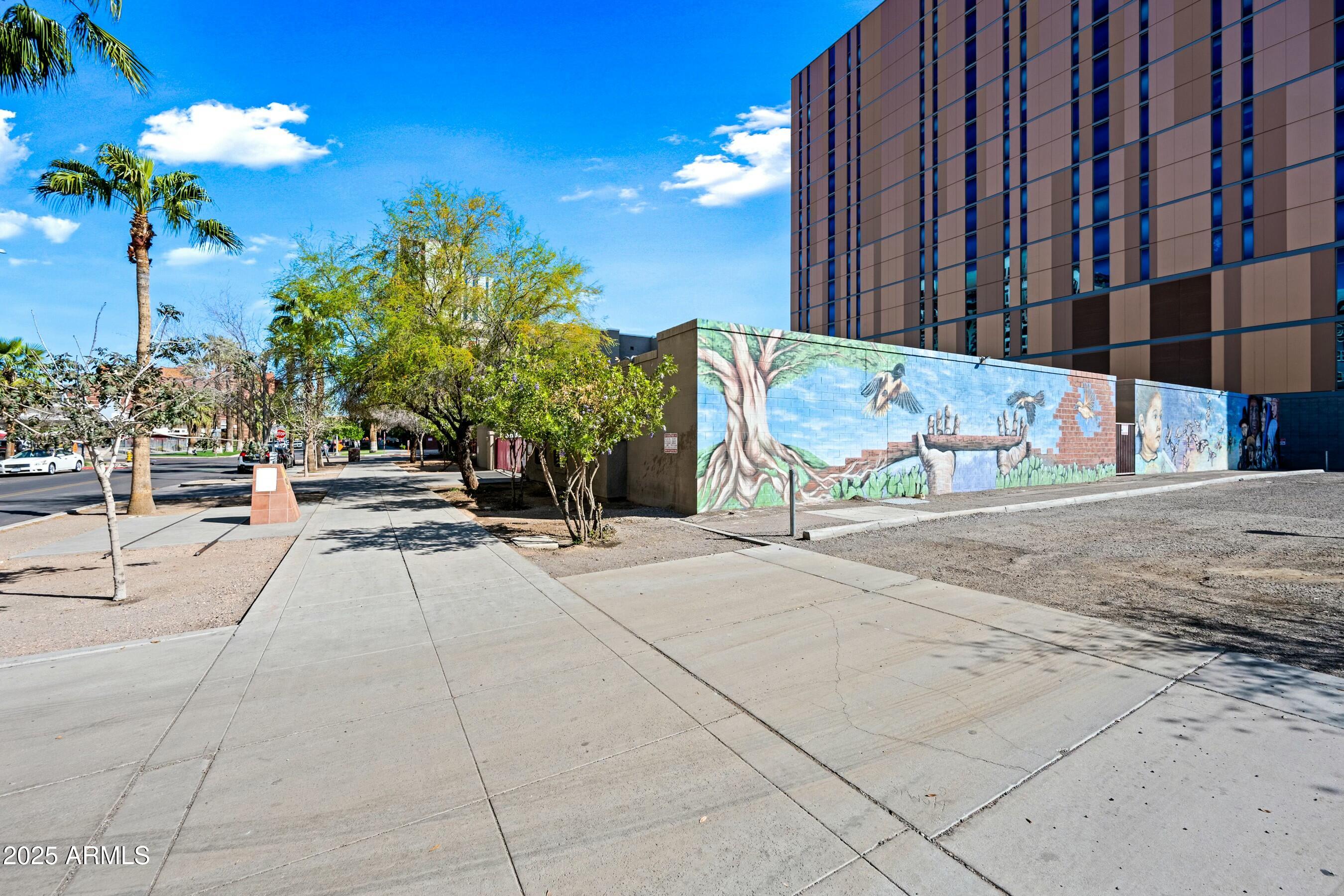387 N 2ND Avenue # E2