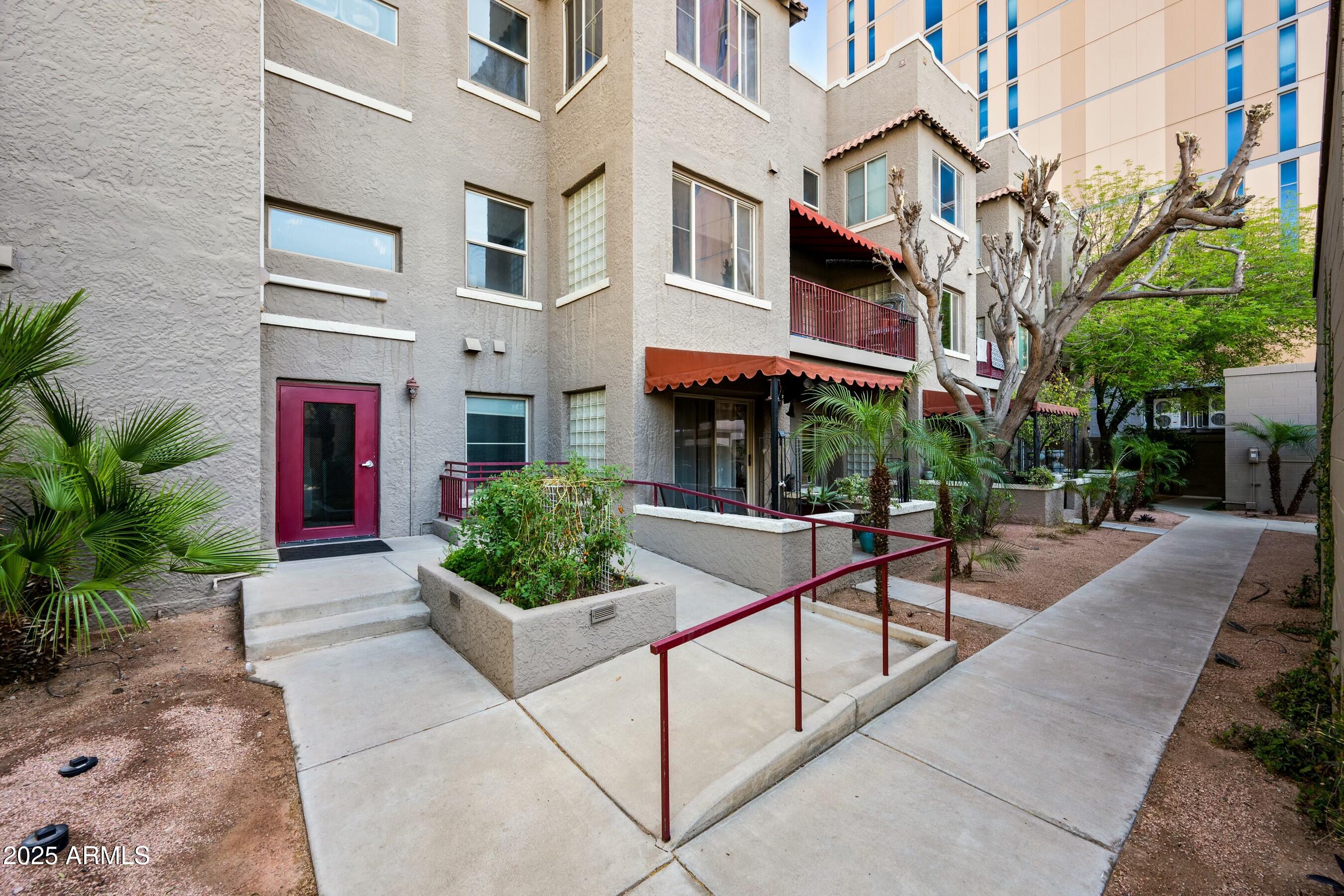 387 N 2ND Avenue # E2
