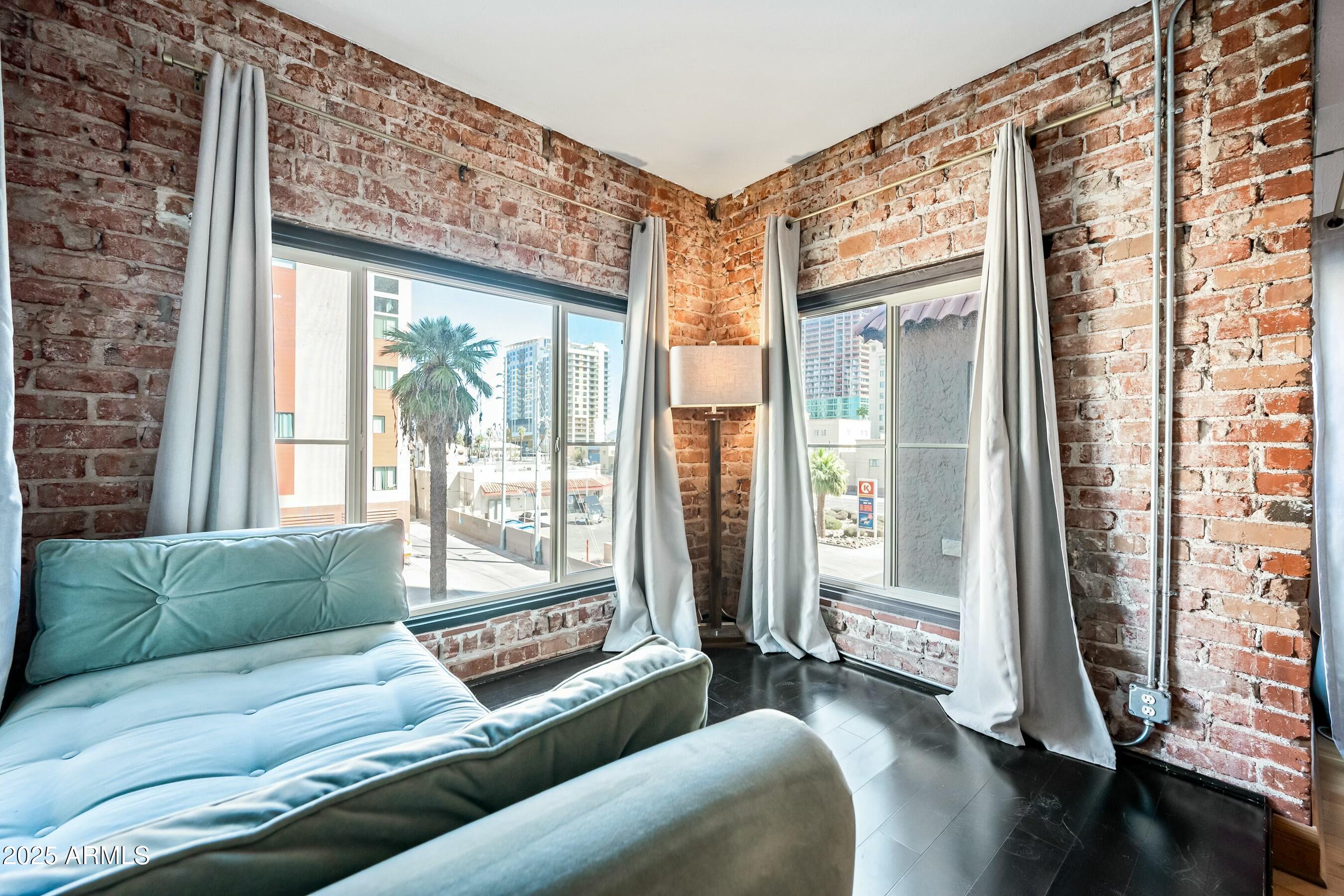 387 N 2ND Avenue # E2