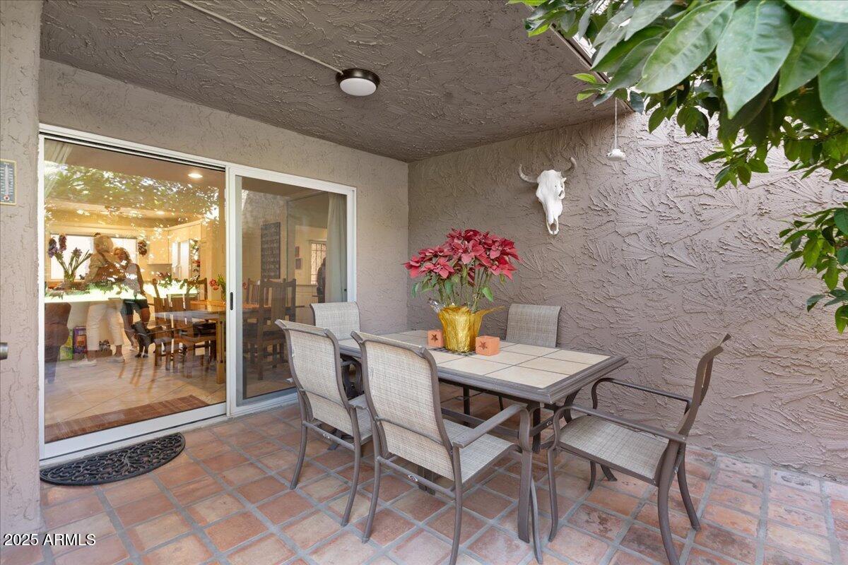 7312 N VIA CAMELLO DEL NORTE Street, 95