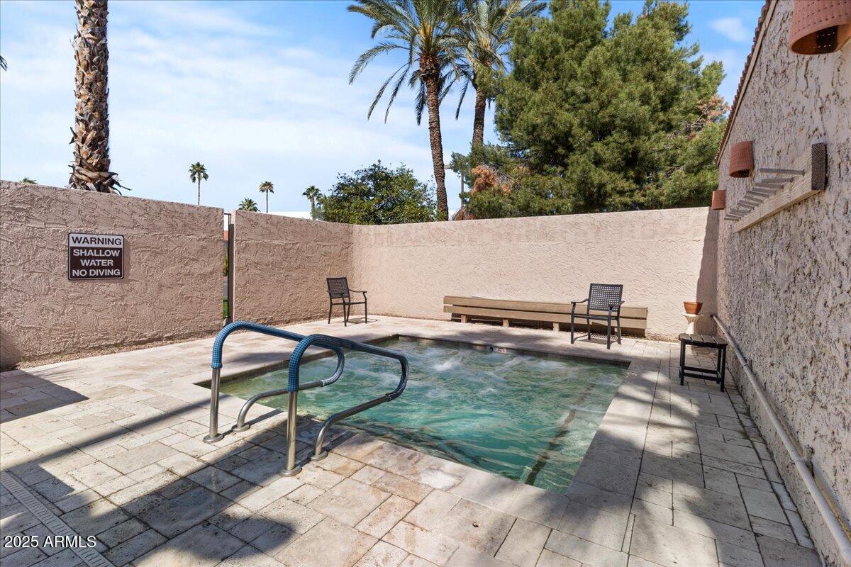 7312 N VIA CAMELLO DEL NORTE Street, 95