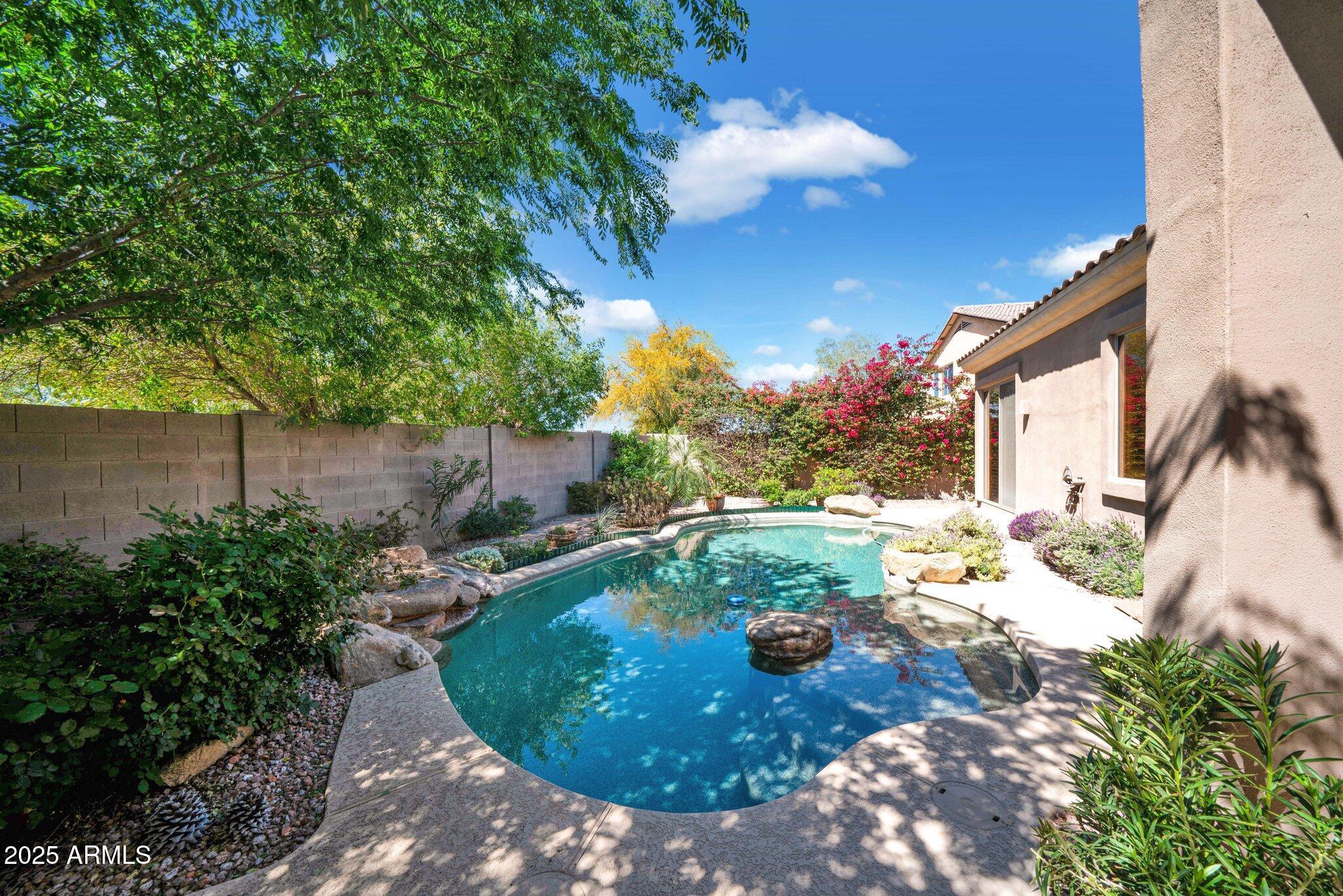 7507 E DE LA O Road