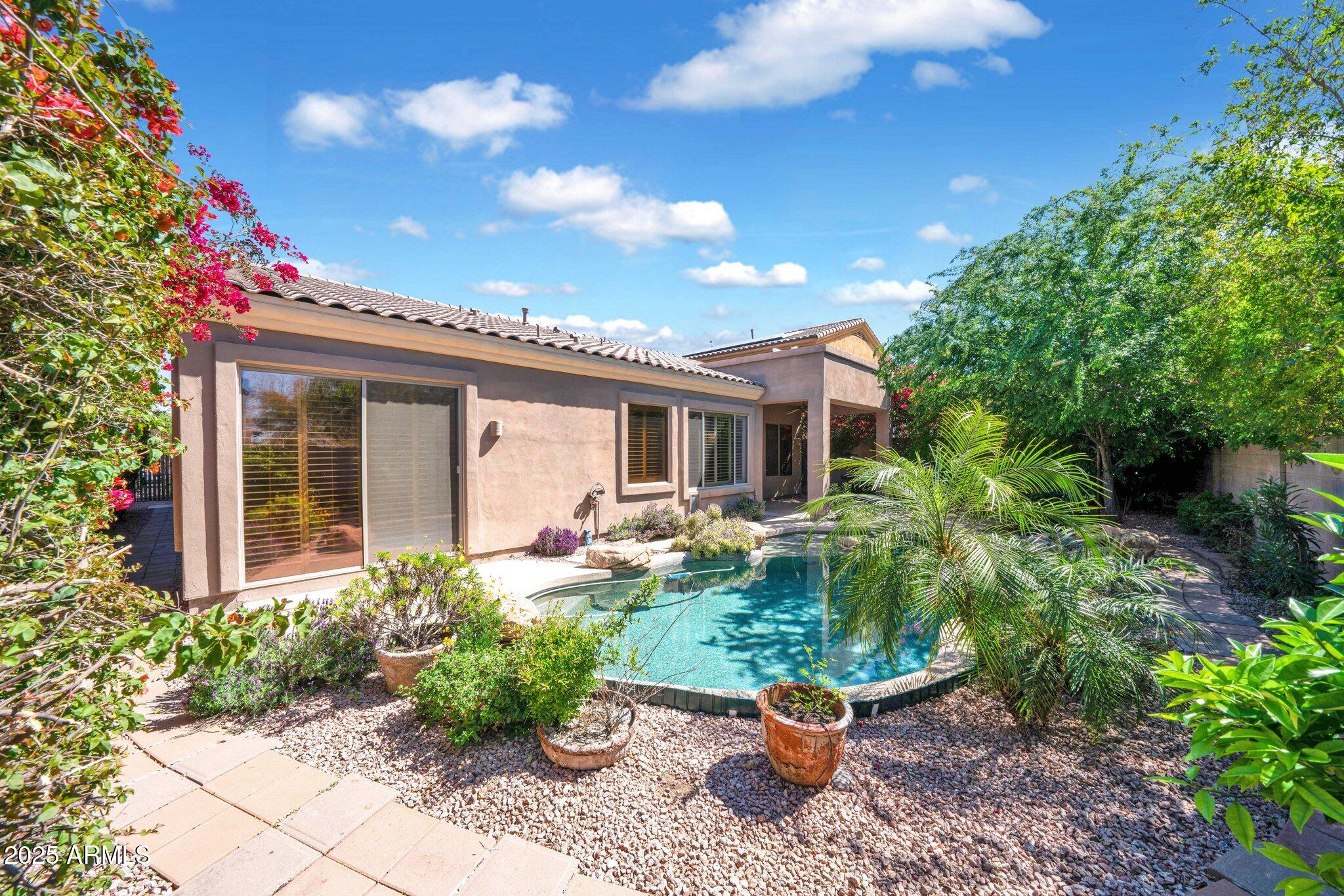 7507 E DE LA O Road