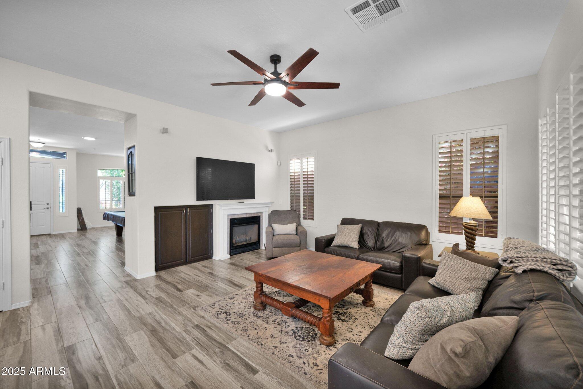 7507 E DE LA O Road