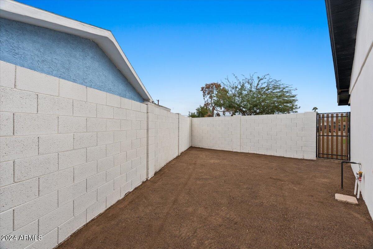 8201 E CYPRESS Street