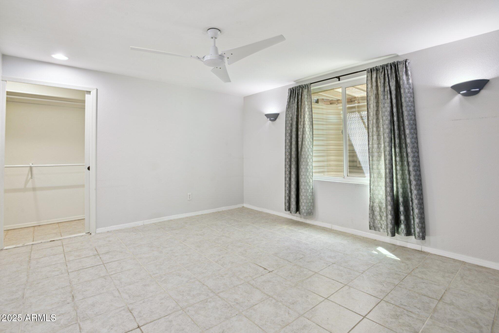 4072 E MOUNTAIN VISTA Drive