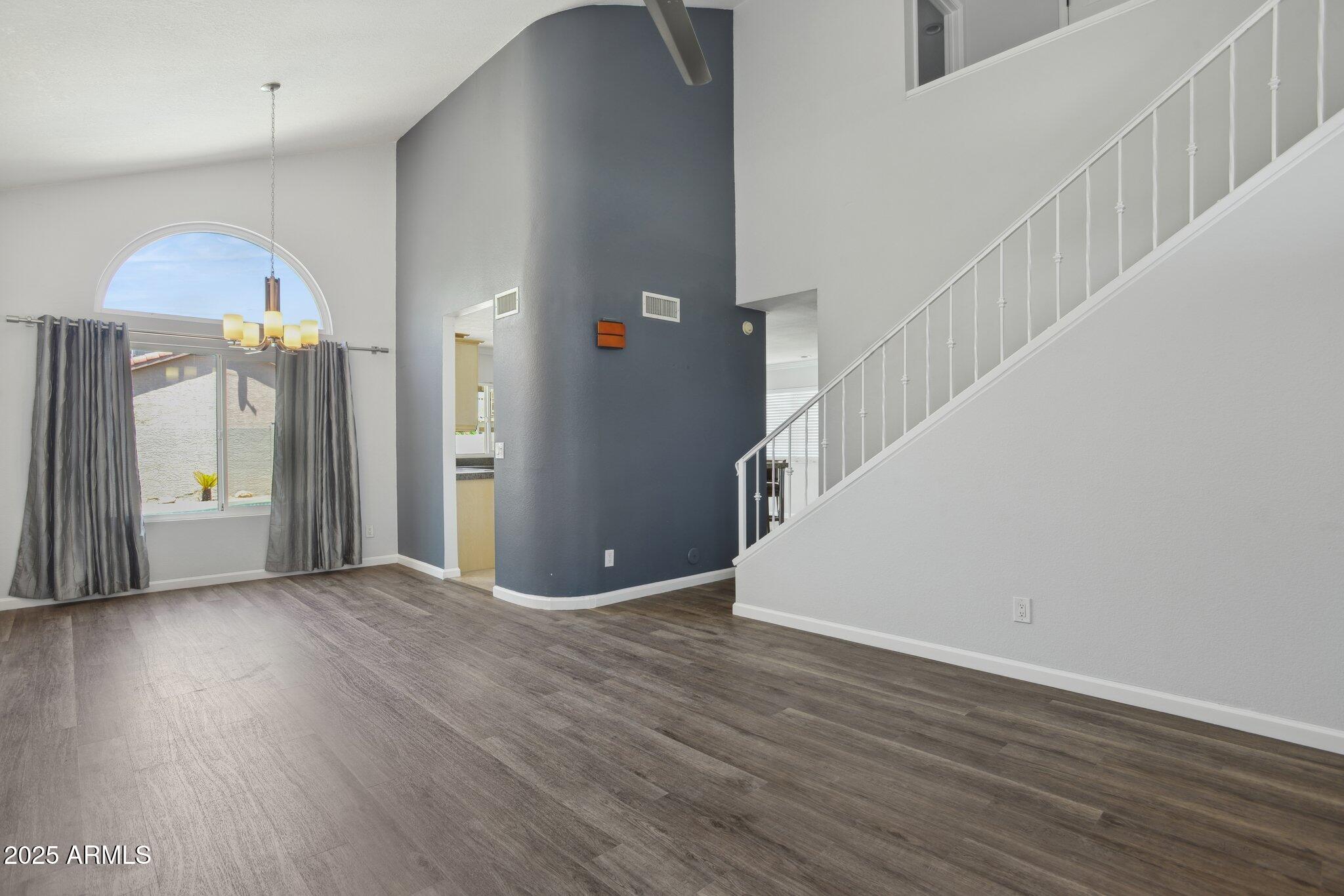 4072 E MOUNTAIN VISTA Drive