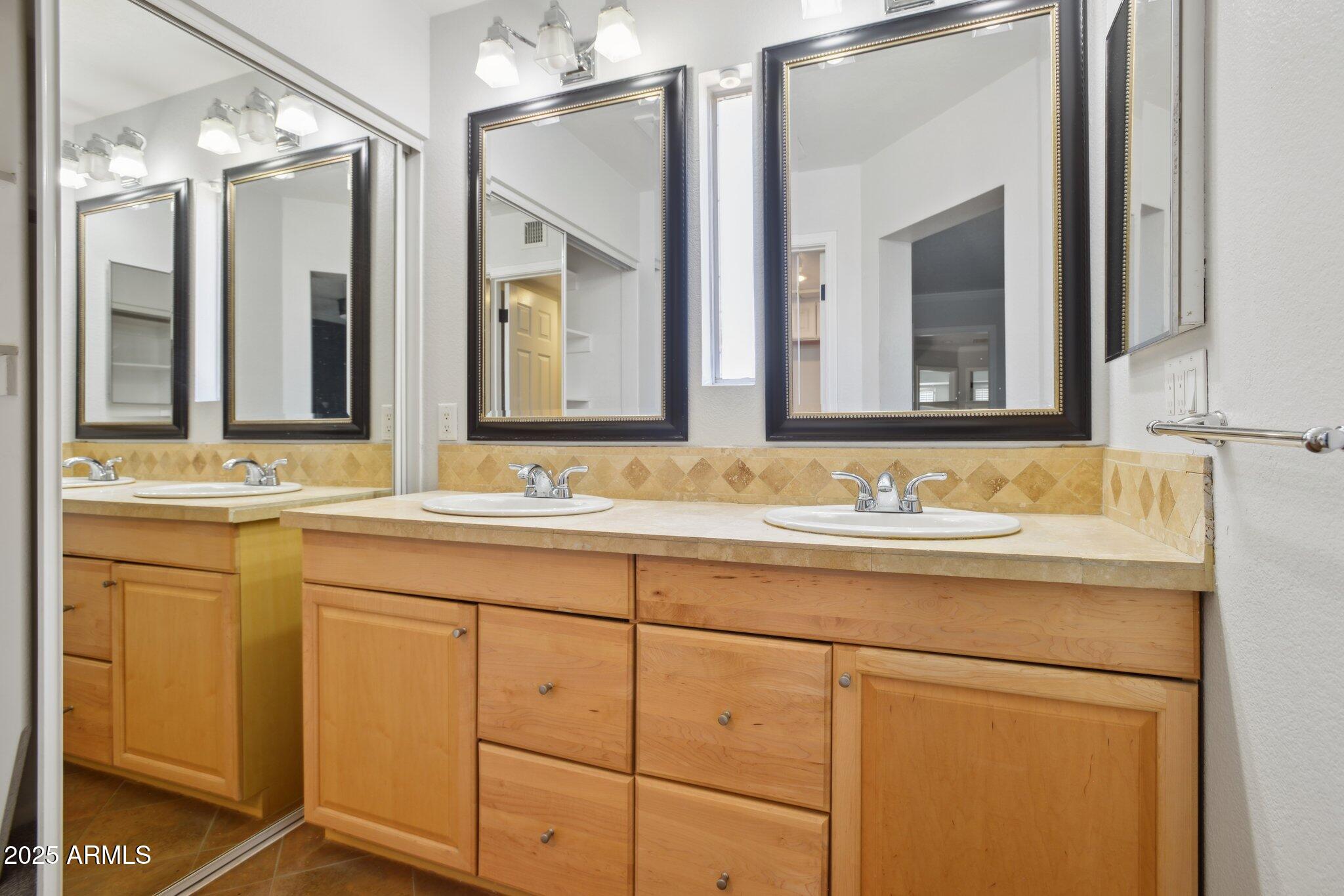 4072 E MOUNTAIN VISTA Drive