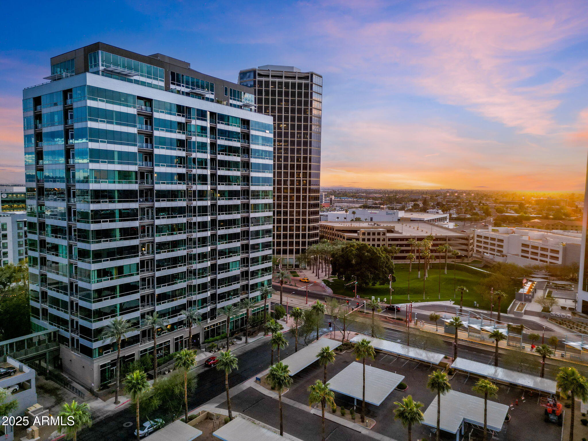 1 E LEXINGTON Avenue, 1001