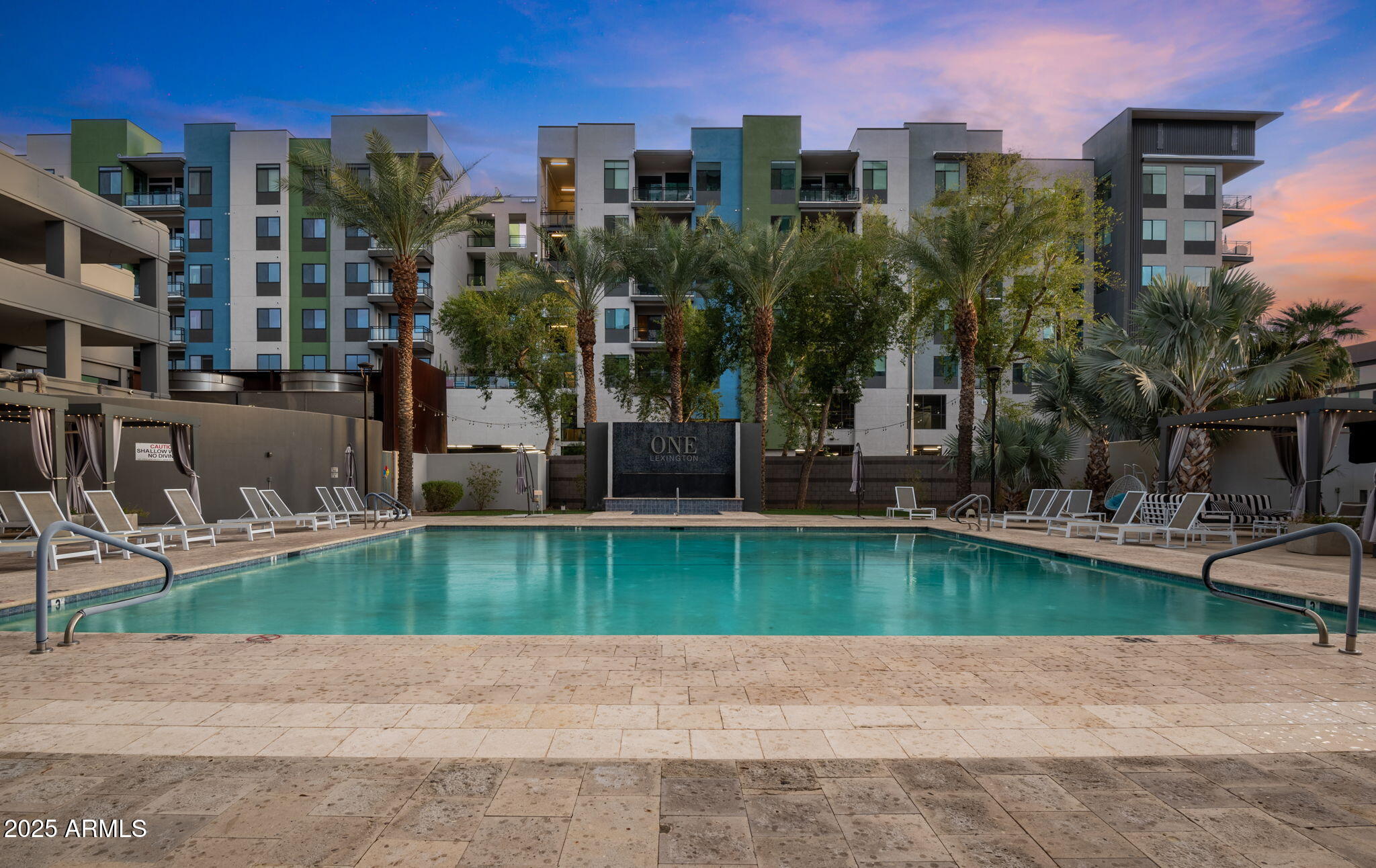 1 E LEXINGTON Avenue, 1001