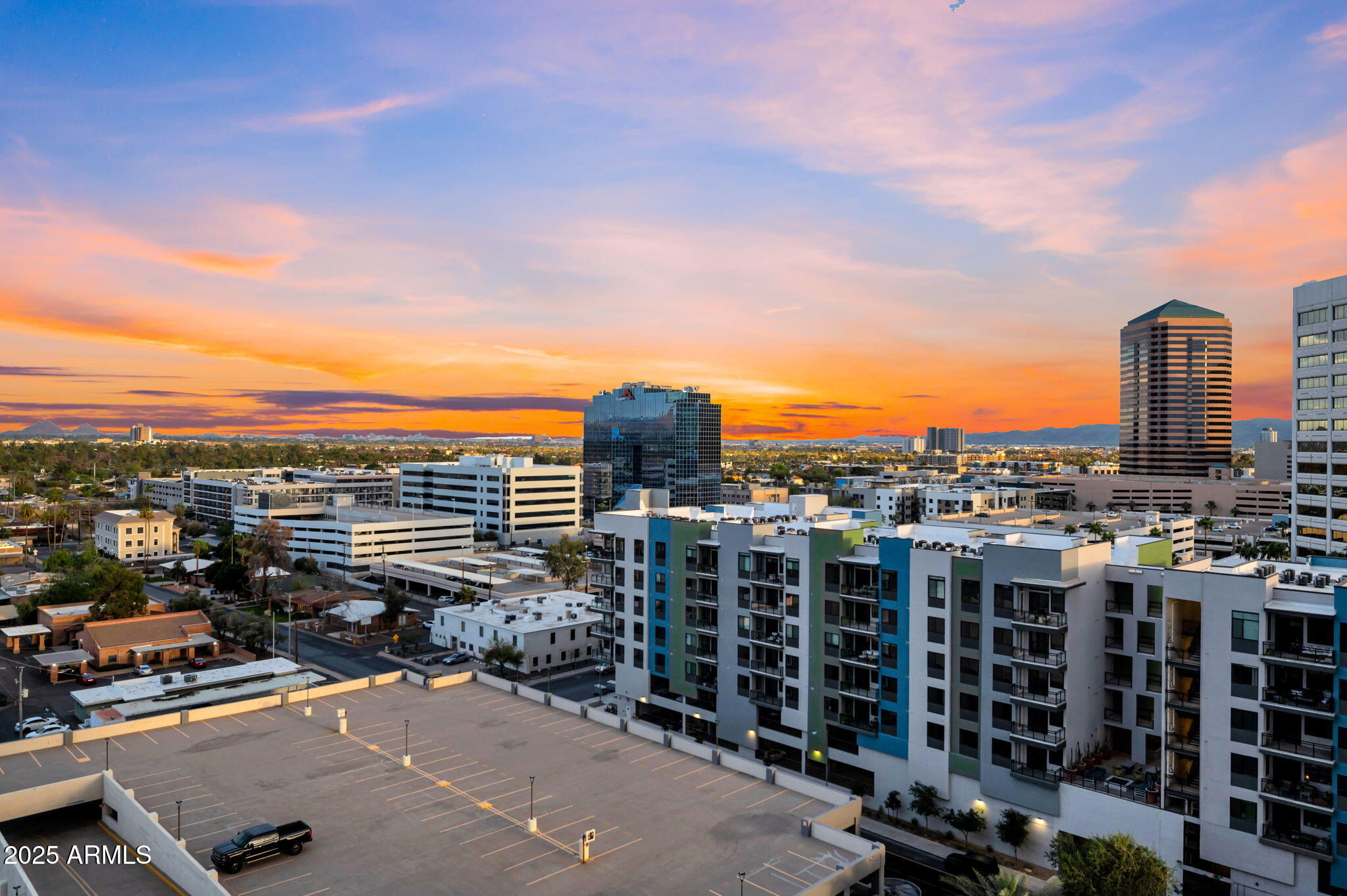 1 E LEXINGTON Avenue, 1001