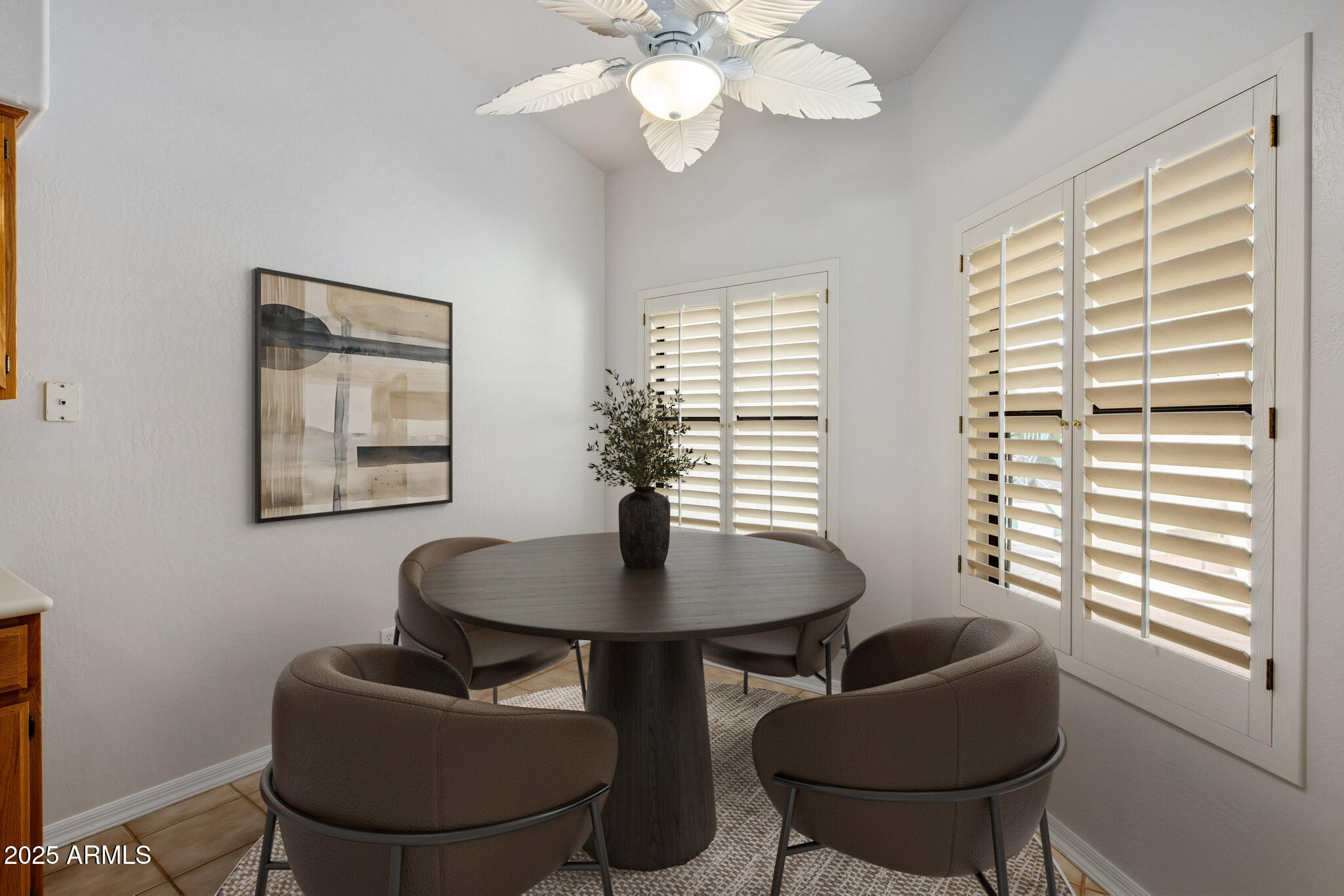 33 W MISSOURI Avenue, 10