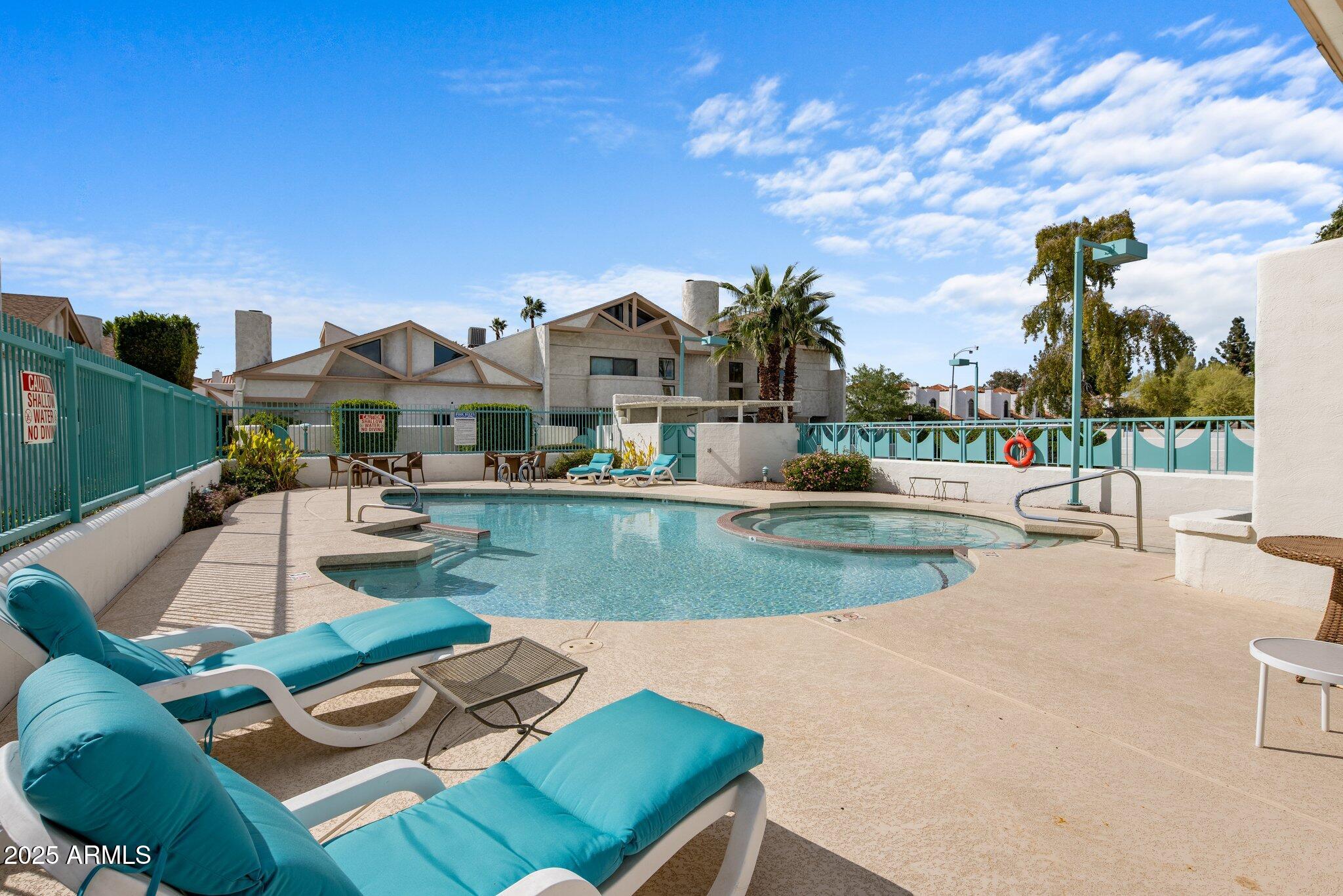 33 W MISSOURI Avenue, 10