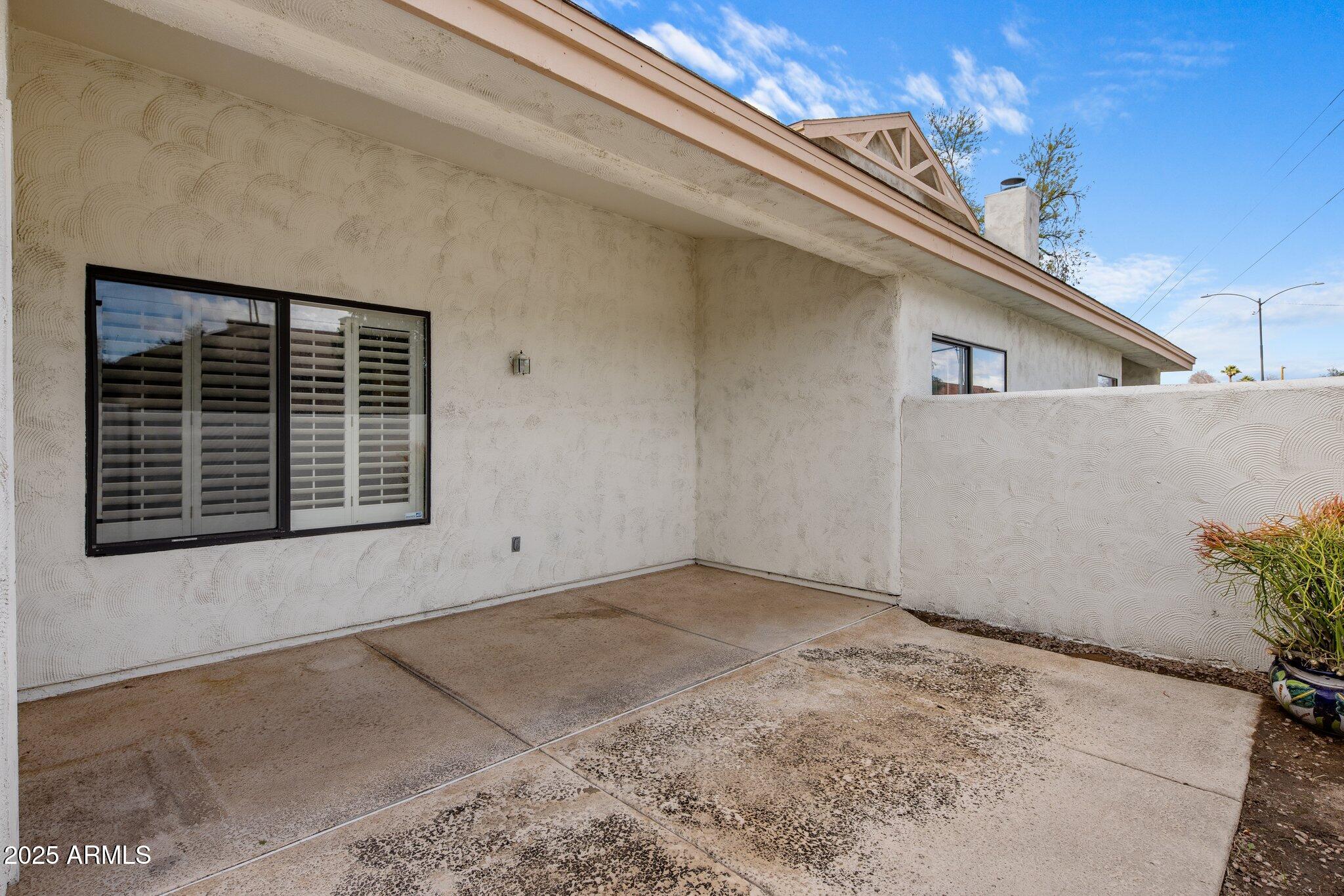 33 W MISSOURI Avenue, 10