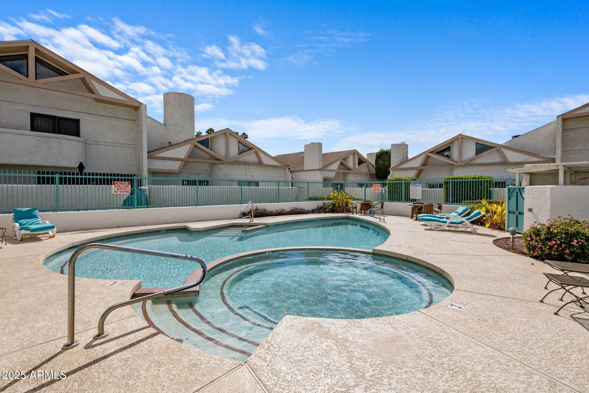 33 W MISSOURI Avenue, 10