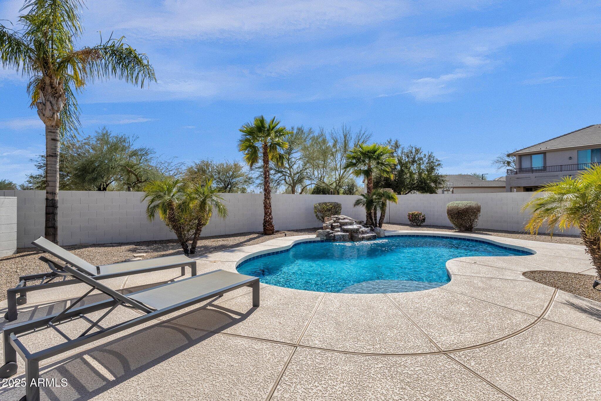 2417 W APACHE RAIN Road