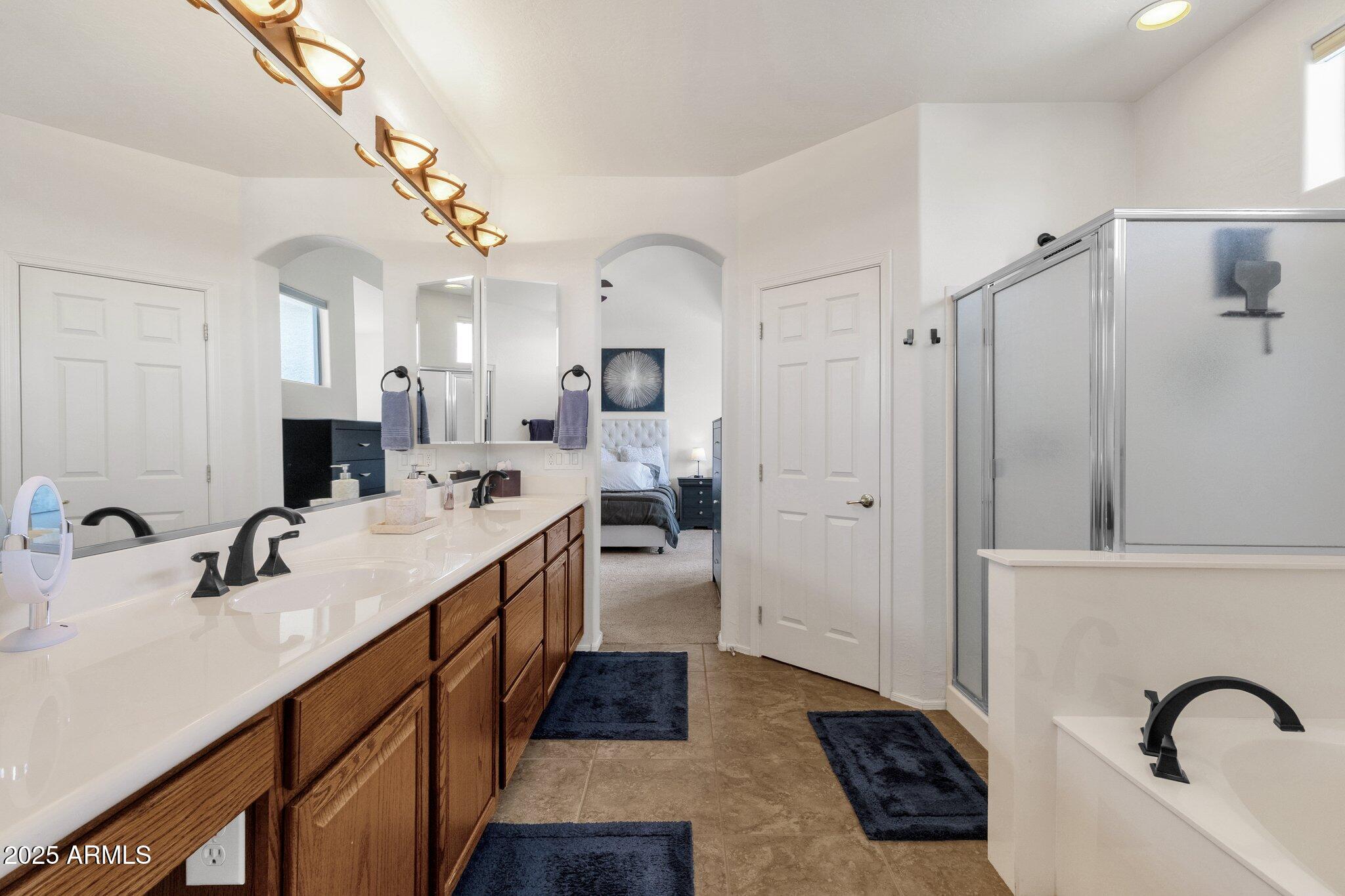 2417 W APACHE RAIN Road