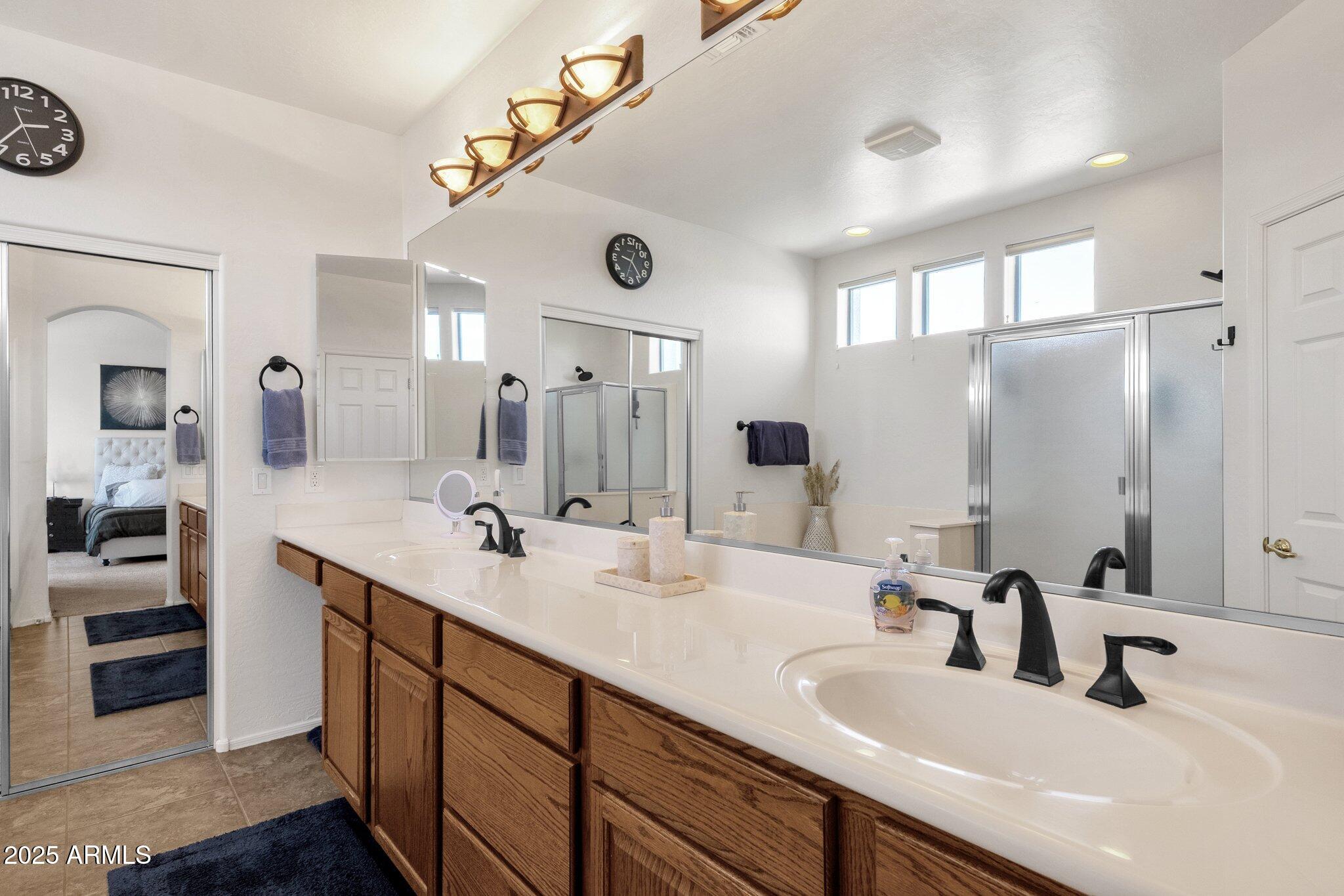 2417 W APACHE RAIN Road