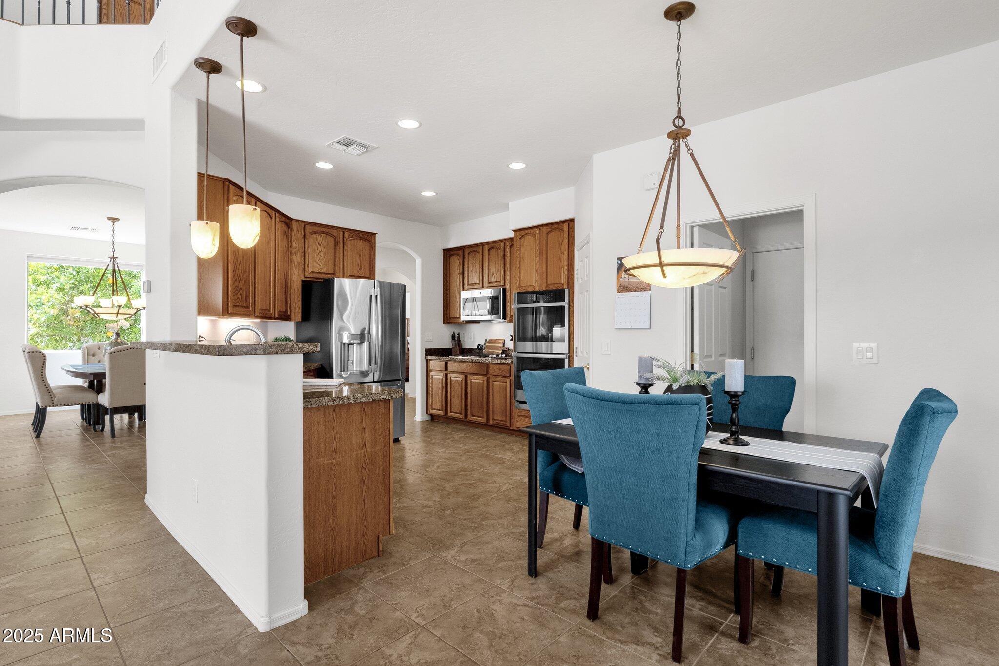 2417 W APACHE RAIN Road